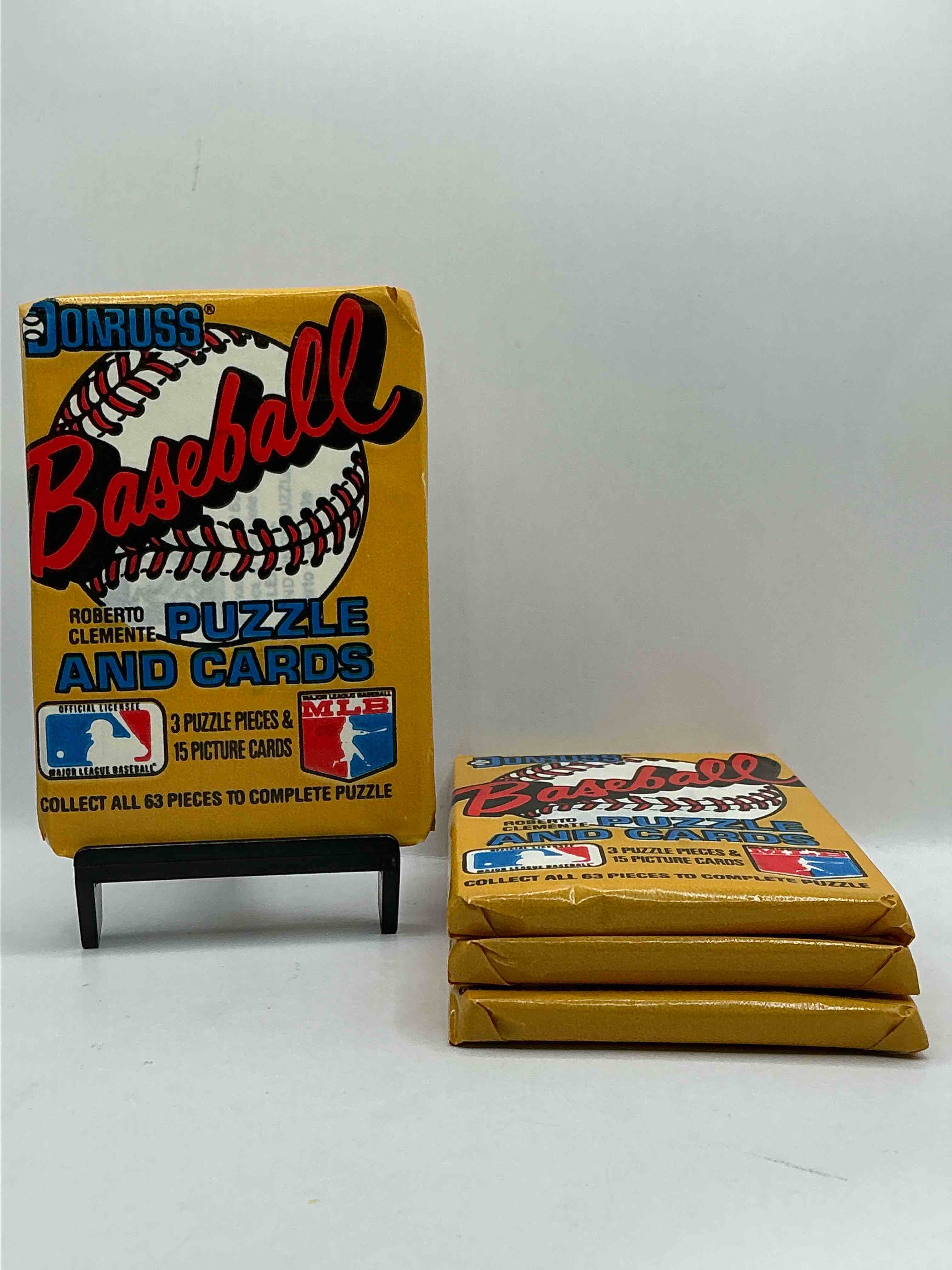 Absolutely Fully Loaded! 1987 Donruss Baseball Unopened Collectible Sports Trading Card Wax Pack, Direct From Original Retail Case. This Year Is Loaded With Rookies! Search For Rookies From Greg Maddox (PSA 10 Value $200+), Barry Bonds (PSA 10 Value $150+), Bo Jackson (PSA 10 Value $175+), Mark McGwire Rated Rookie & More! These Packs Are Drying Up & Getting Very Hard To Find!
