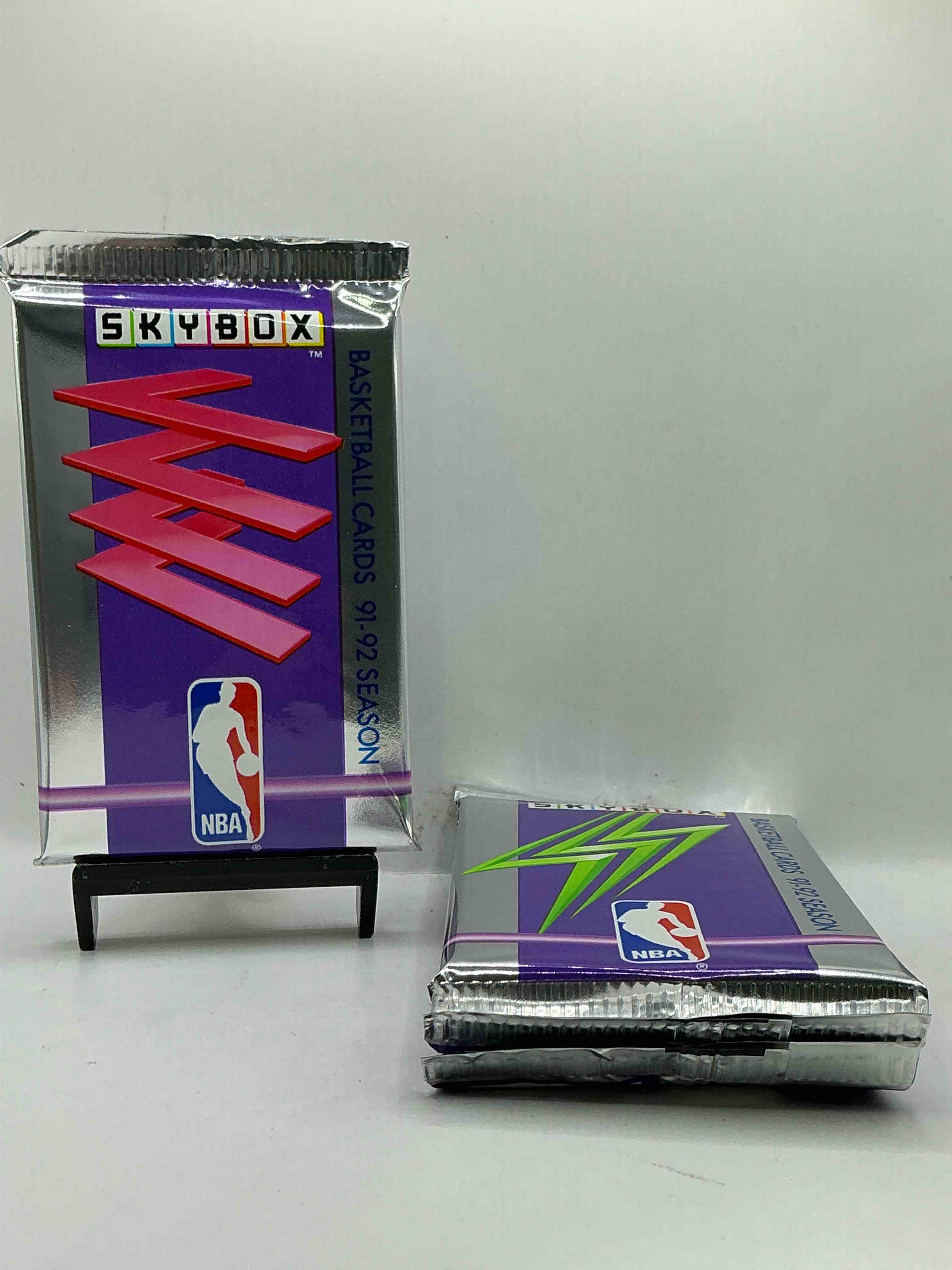 Basketball Wow! Rare 1991/92 NBA Skybox Sealed Sports Collectible Card Pack, Direct From Original Sealed Retail Case! So Many Awesome Cards To Search For Like Team USA Card (PSA 10 Value $500), #544 Team USA 1 Card (PSA 10 Value $300), Michael Jordan #39 (PSA 10 Value $150) & Too Many Other Great Cards To List! Hard To Find, Excellent Like-New Condition!