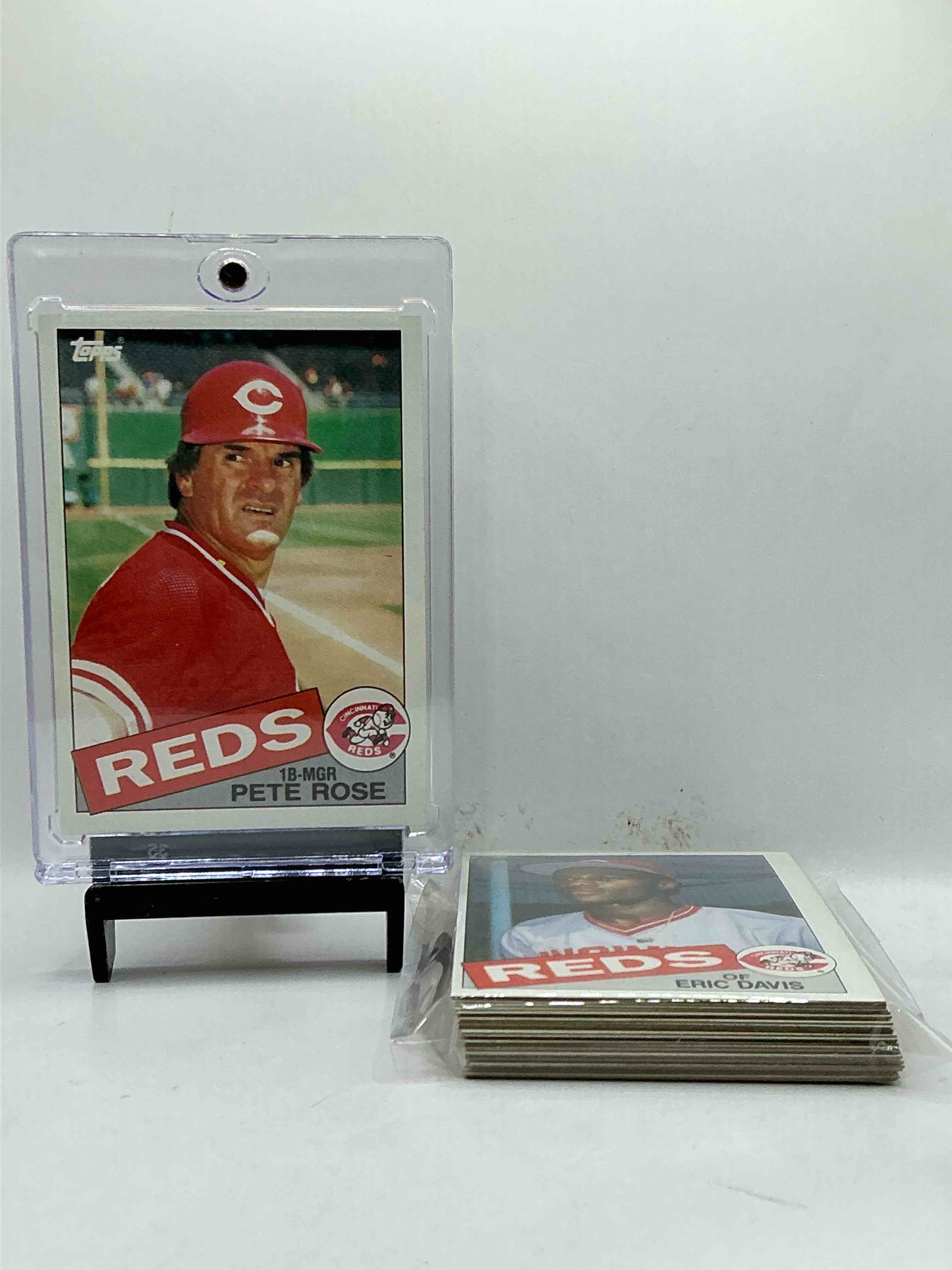 1985 Topps Baseball REDS Complete Set! 29 Card Reds Set, Including Pete Rose Card! Legends Like Pete Rose, Eric Davis, Barry Larkin & So Many More!