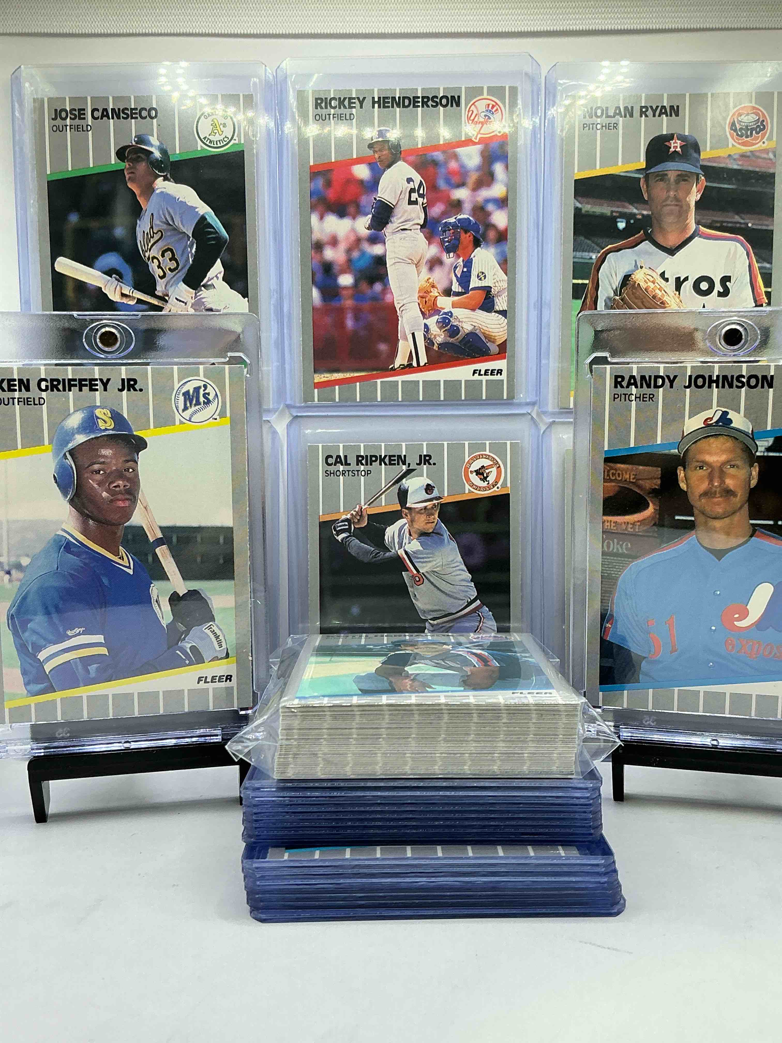 Randy Johnson & Ken Griffey Jr Rookies! 1989 Fleer Baseball 50 Card Craziness! Bo Jackson, Randy Johnson, Barry Bonds, John Smoltz, Kirby Puckett, Tom Glavine, Rickey Henderson, Don Mattingly, Cal Ripken, Wade Boggs, Doc Gooden, Greg Maddux, Fernando Valenzuela, Nolan Ryan, Roger Clemens, George Brett, Tony Gwynn & More! The BEST Players From The Time! Super Rare Set With All Of These Stars! 50 Card Craziness! Legends, Heroes & Commons!