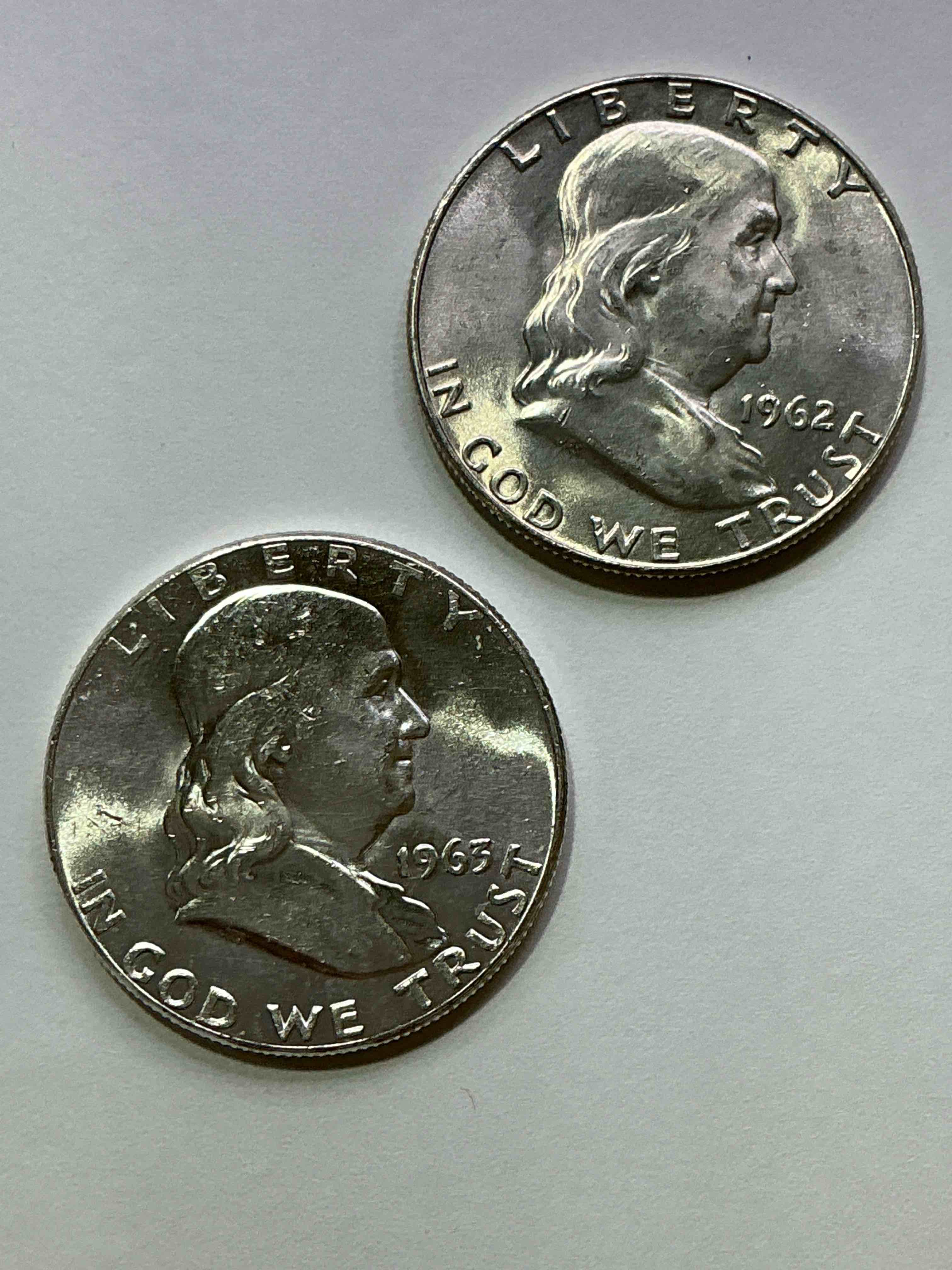 Uncirculated Ben Franklin Silver! Pre 1965 Silver U.S. Half Dollar Coins! Before 1965 American Half Dollars Were Actually Silver, Here Is A Gorgeous Example Of A Rare Ben Franklin Silver Half Dollar. Uncirculated, Great Condition & Great For Investing In Precious Metals! These Heavy Half Dollars Were Minted At 90% Silver and 10% Copper, Giving Them A Net Weight Of .36169 Ounces Of Pure Silver Per Coin! Getting Very Rare. Invest & Win!