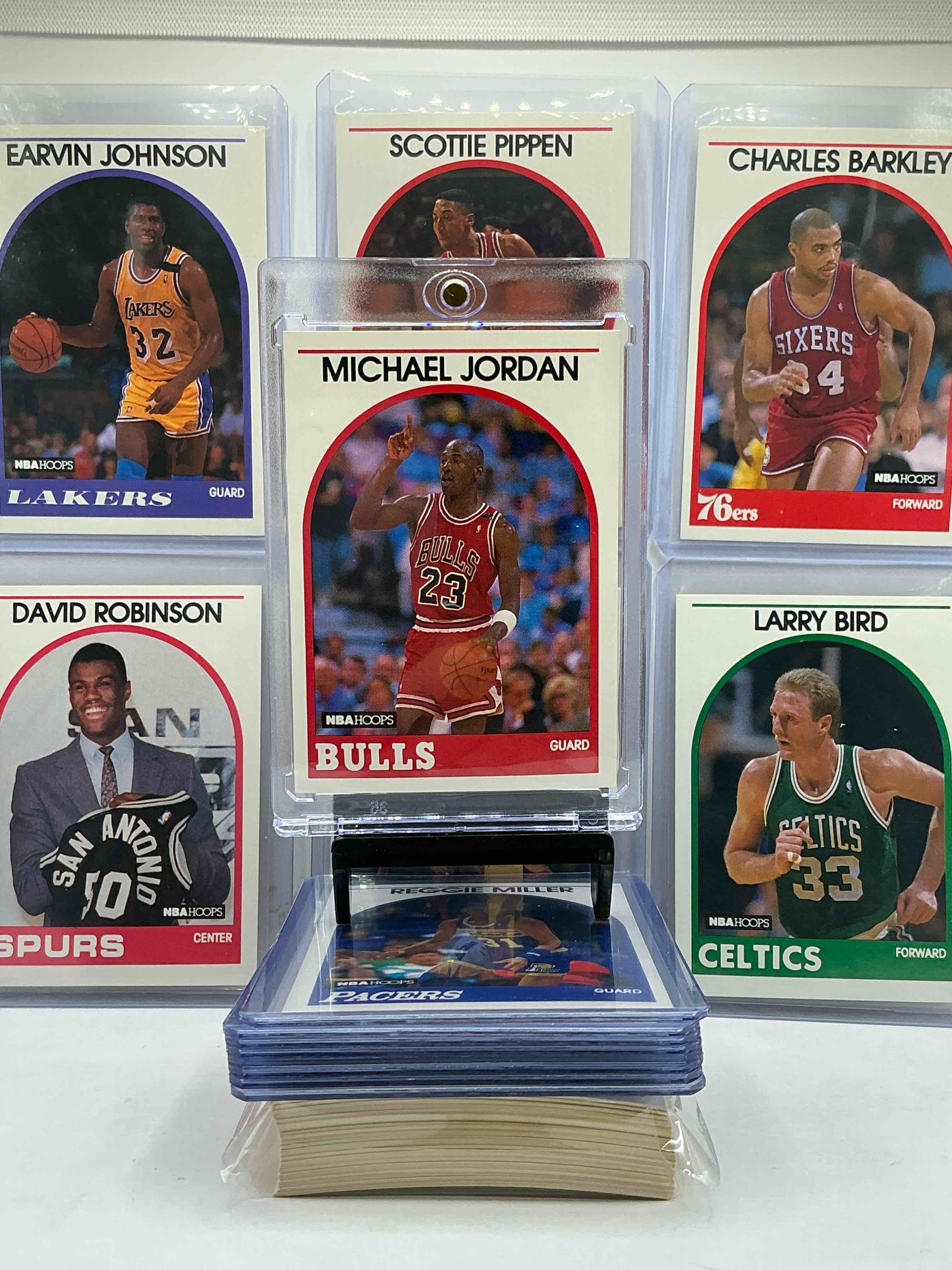 1989 NBA Basketball! David Robinson Rookie! 1989 NBA Card Combo! The BEST Cards From The Year! Michael Jordan, Magic Johnson, Larry Bird, Scottie Pippen, Charles Barkley, John Stockton, Reggie Miller, Isiah Thomas, Akeem Olajuwon, Clyde Drexler, Karl Malone & So Many More! 50 Card Lot! All Stars, Hall Of Famers, Champions & More, The Perfect Mix Of Miscellaneous '89 NBA Variety!