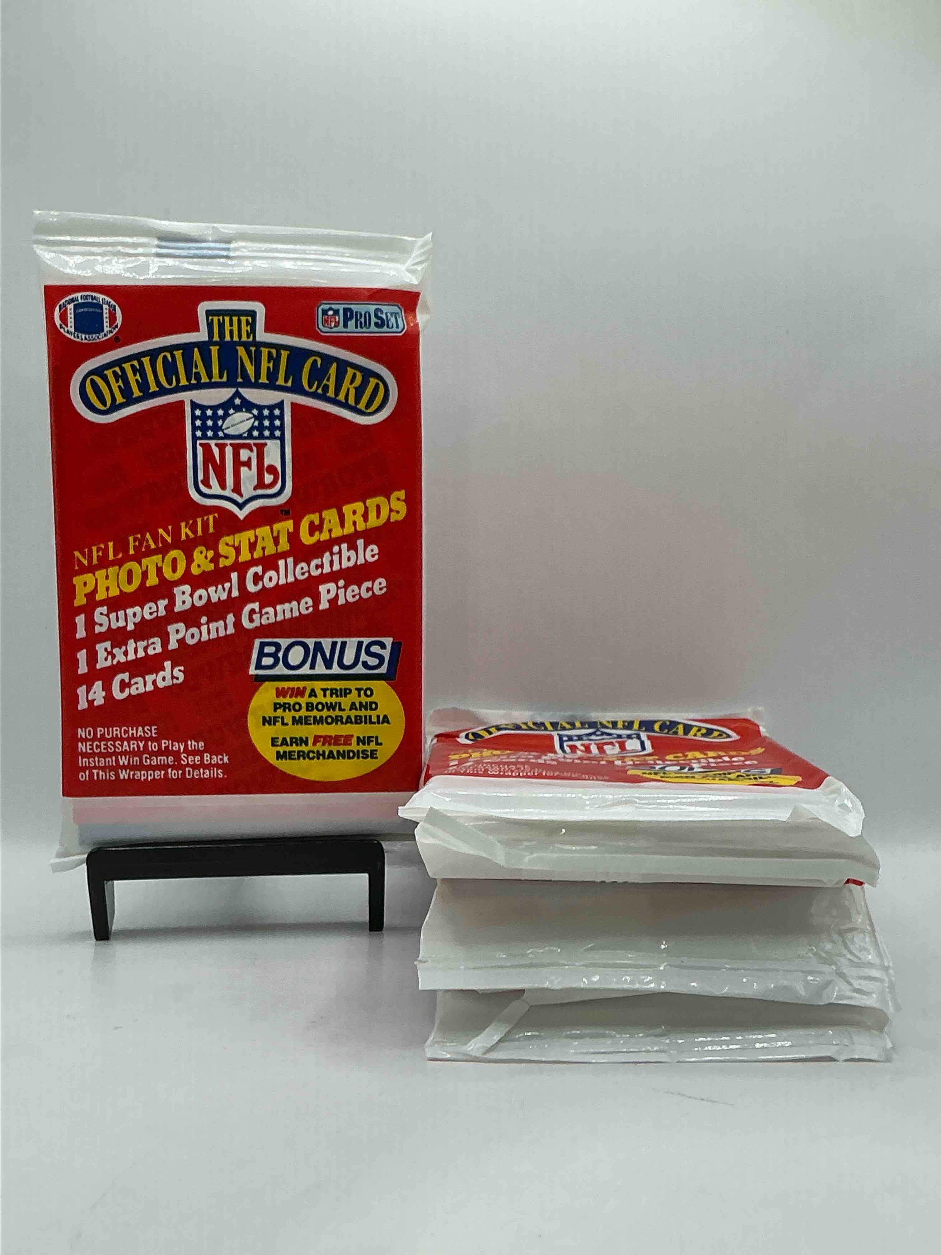 Loaded! 1989 Pro Set Football Sealed Card Pack, Direct From Original Retail Case!Highly Sought After By Collectors As This Year Is Loaded With High Profile Rookies!Search For Rookie Cards From Barry Sanders, Deion Sanders, Troy Aikman, Michael Irvin & Much More! Getting Hard To Find!