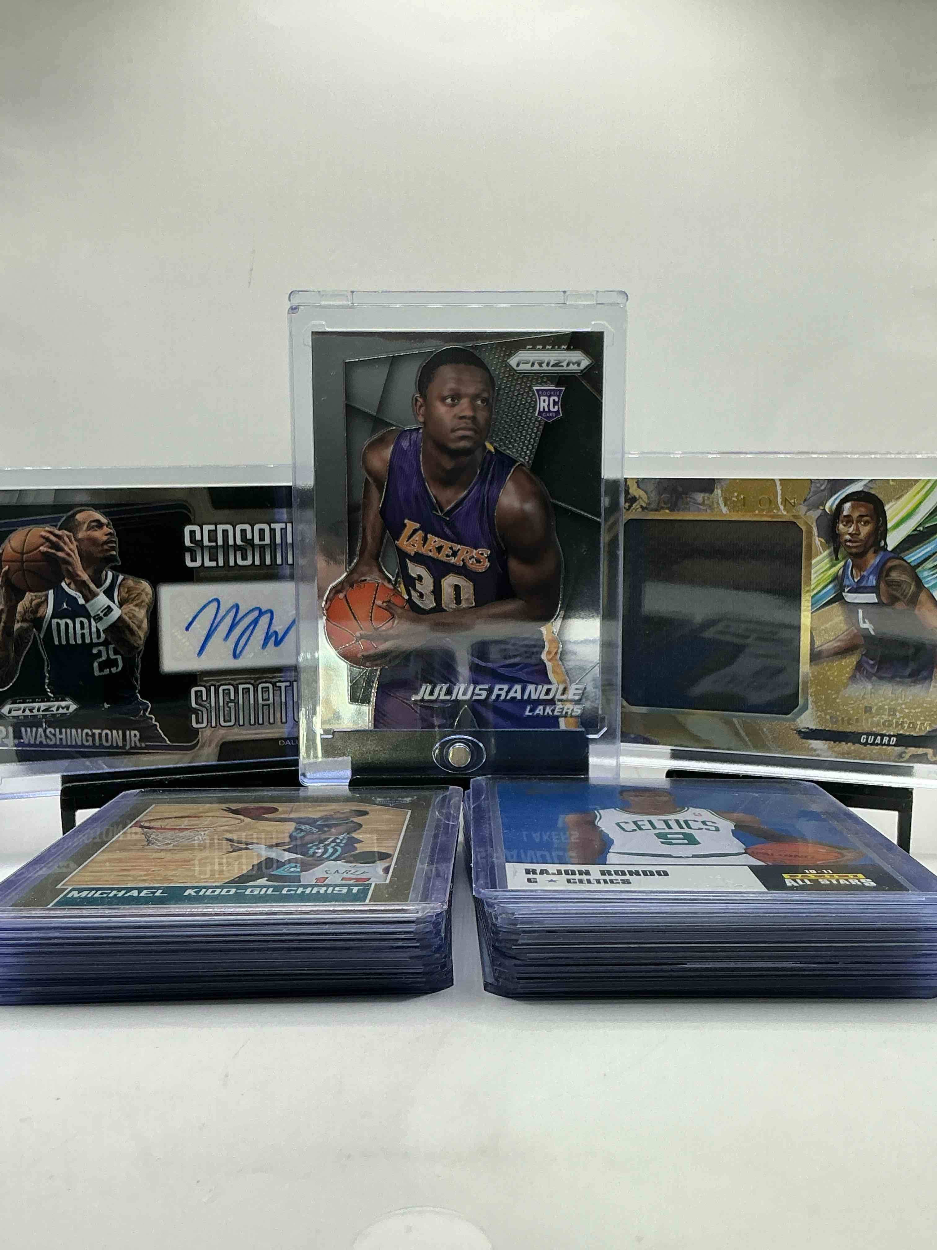 Rob Dillingham Topps Inception Rookie Player Worn Jersey Card /50 WOW PJ Washington Prizm Autograph Card, Julius Randle Rookie & More! UK Craziness! This 24 Card Lot Includes Commons, Rookies, UK Legends & More! MKG, Rondo, Fox, Jackson & More!