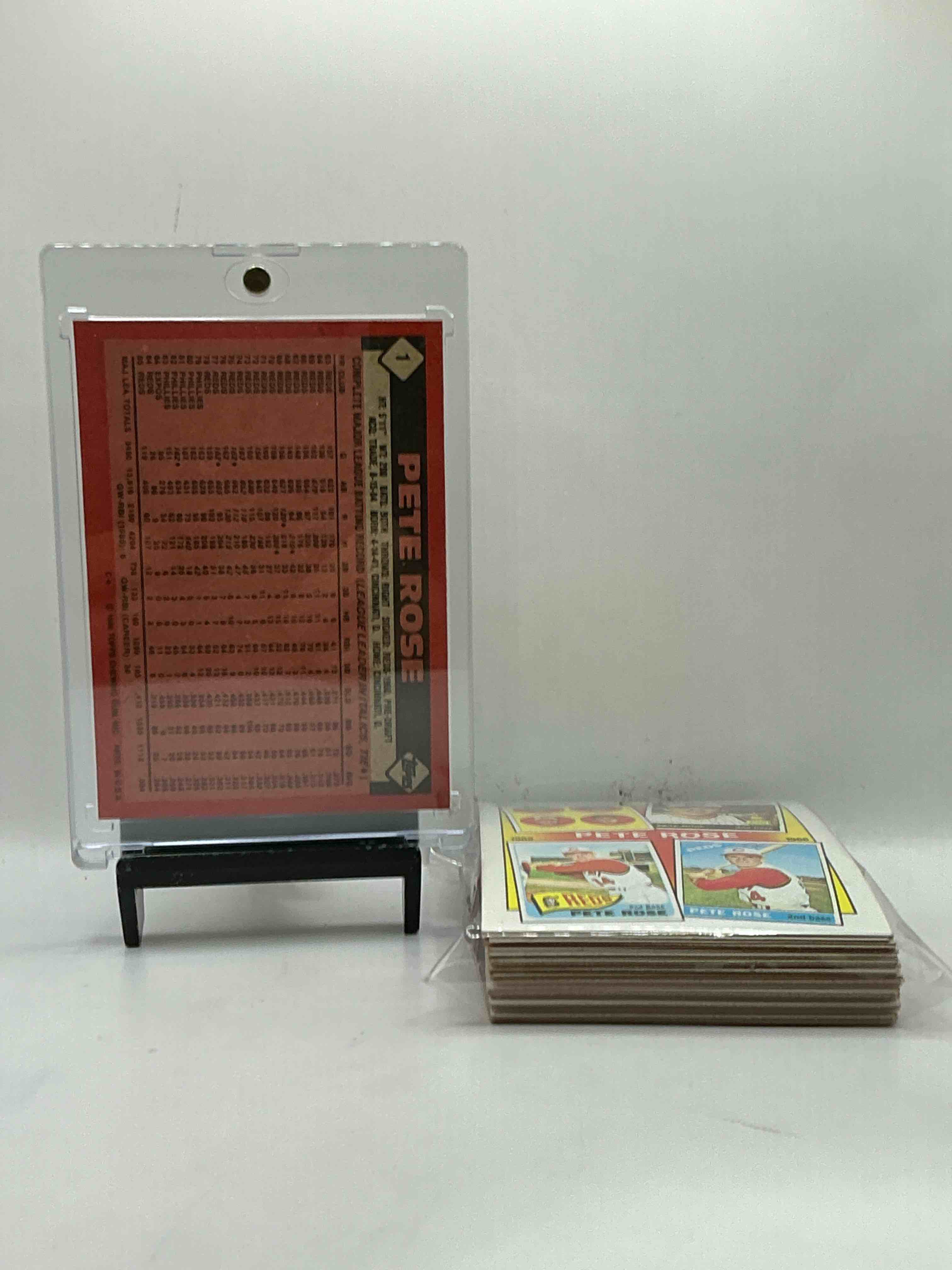 Condition photo showing New/Like New for 1986 Reds Topps Baseball Team Set! Vintage Reds Lot! Pete Rose, Eric Davis, Max Venable, Mario Soto, Tony Perez, Dave Concepcion & More! 80’s Baseball History… Cincinnati Reds!