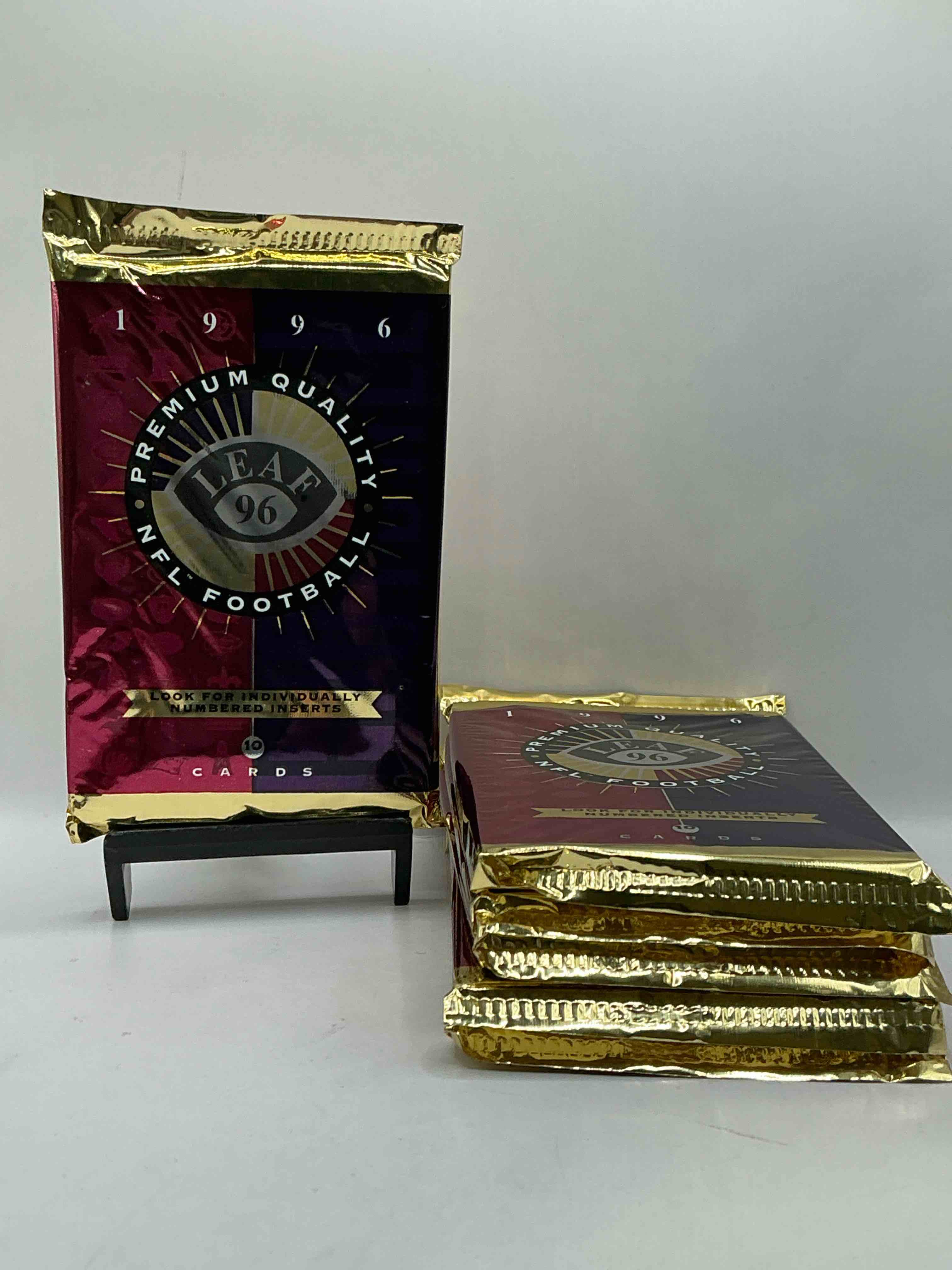 1996 Premium Quality NFL Football Packs! 10 Cards Per Pack! 1996 Leaf Packs, Direct From Original Box! Search For Troy Aikman & More Legends & Rookies! WOW!