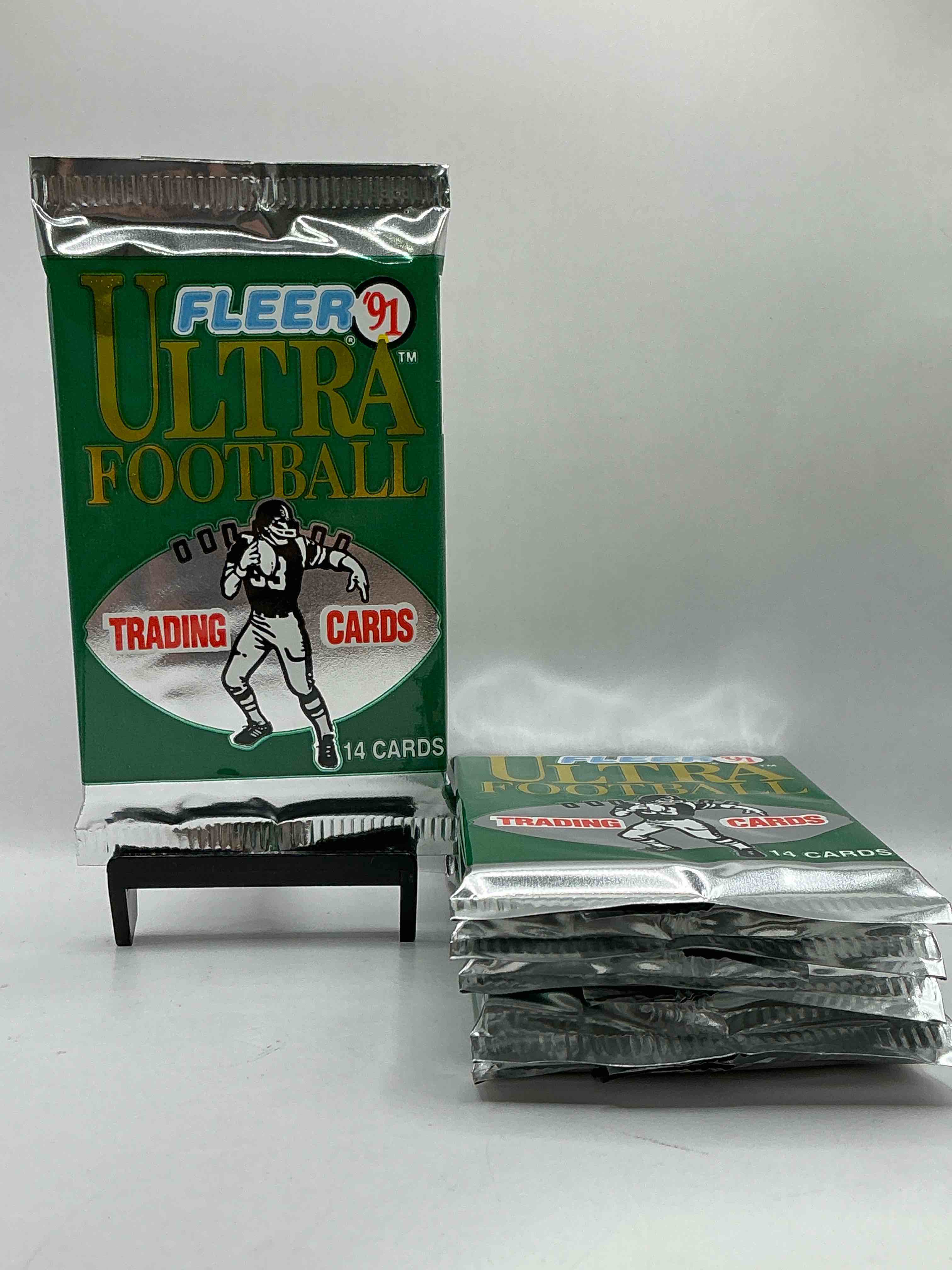 Brett Favre Rookie!? 1991 Fleer ULTRA Unopened Packs Straight From Original Box!Search For Brett Favre Rookie & Other Valuable Cards From Joe Montana Emmitt Smith & Barry Sanders!