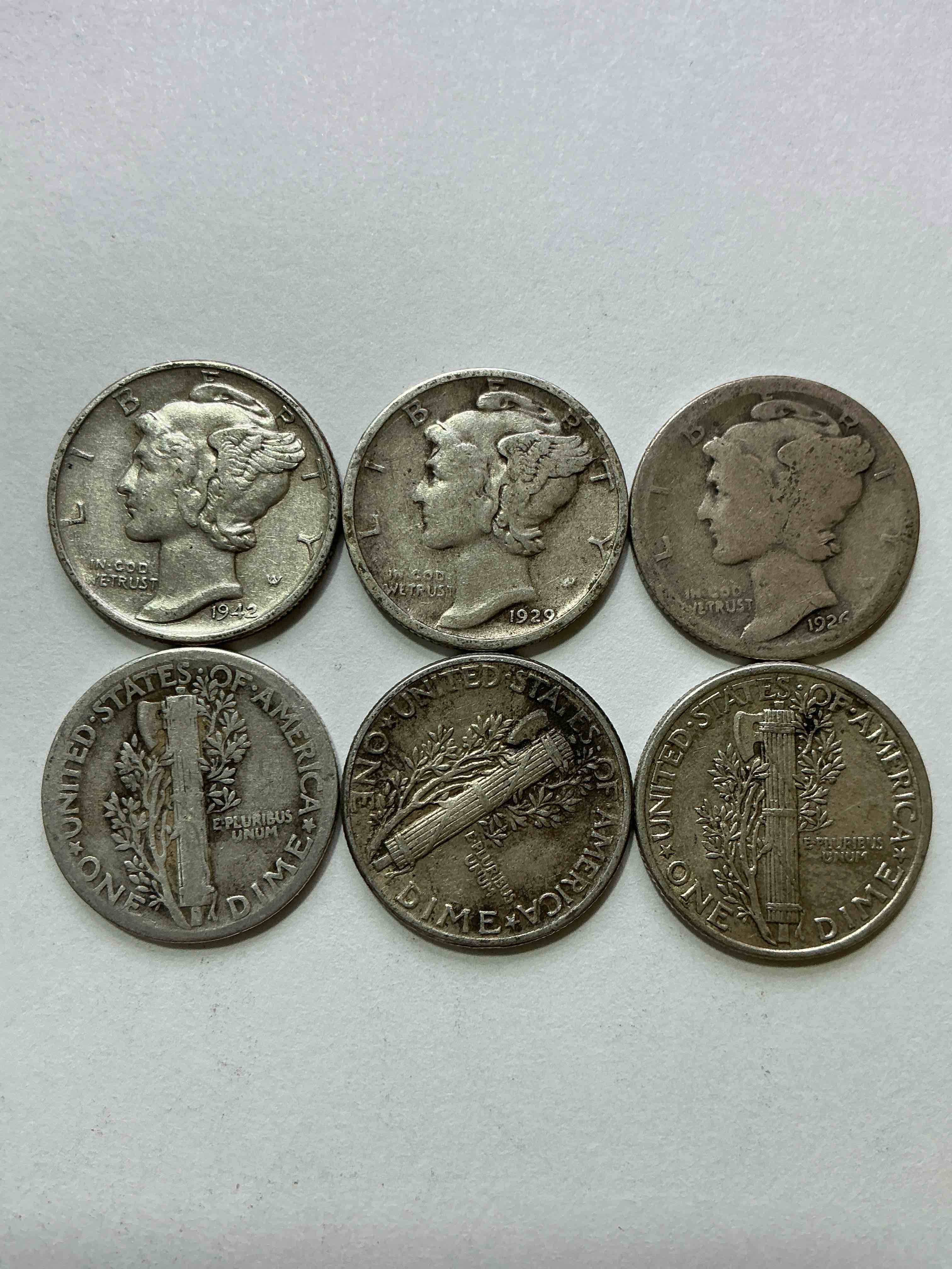 Antique U.S. Pure Fine Silver Mercury Dimes! Silver Mercury Dimes Were Minted From 1916-1945 & Have Become Serious Collector Items! Check Out These Awesome Examples, All In Nice, Circulated Condition With Visible Dates & Varying Years! Rare To Have Visible Dates! Makes For A Great Investment In Precious Metals, Mercury Dimes Are 90% Pure Fine Silver! They Don't Make Em' Like This Anymore!