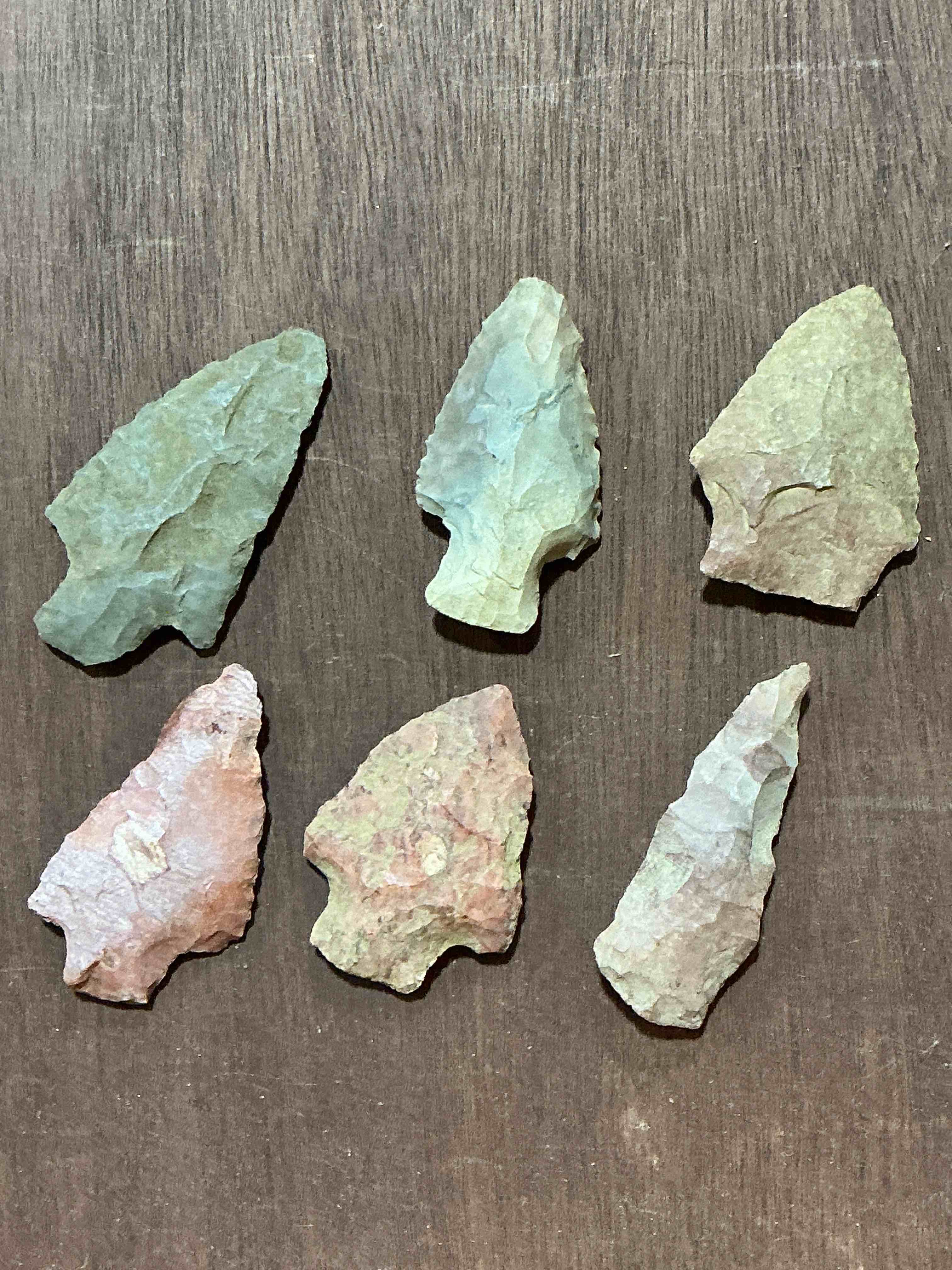 Authentic Ancient Arrowheads! Genuine Indian Arrowheads Collected From Native American Indian Sites Primarily In Northern Alabama! Arrowheads Most Likely From The Chickasaw & Cherokee Tribes Native To Southeast America! Own Genuine, Authentic, Native American Arrowheads! (Dime Used In Picture For Size Reference Only, Not Included)