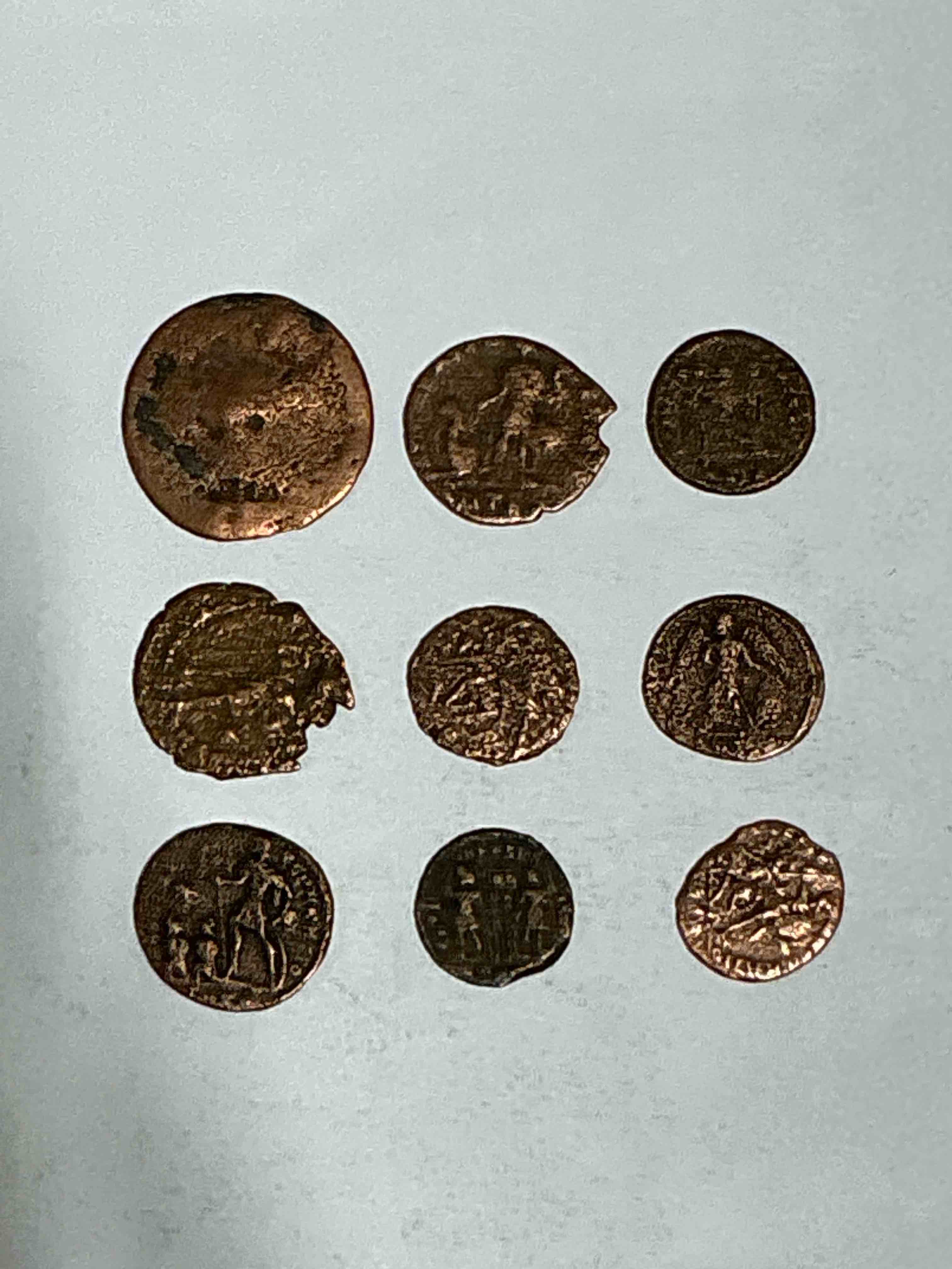 Ancient Roman Coins! 1,600-1700 YEARS OLD Approximately! Check Out These Amazing Authentic Pieces Of History, Ancient Roman Bronze Coins From The Approx 300 to 400 A.D Era... Serious Pieces Of History & Serious Colléctor Items! Own Authentic Pieces Of Ancient History!