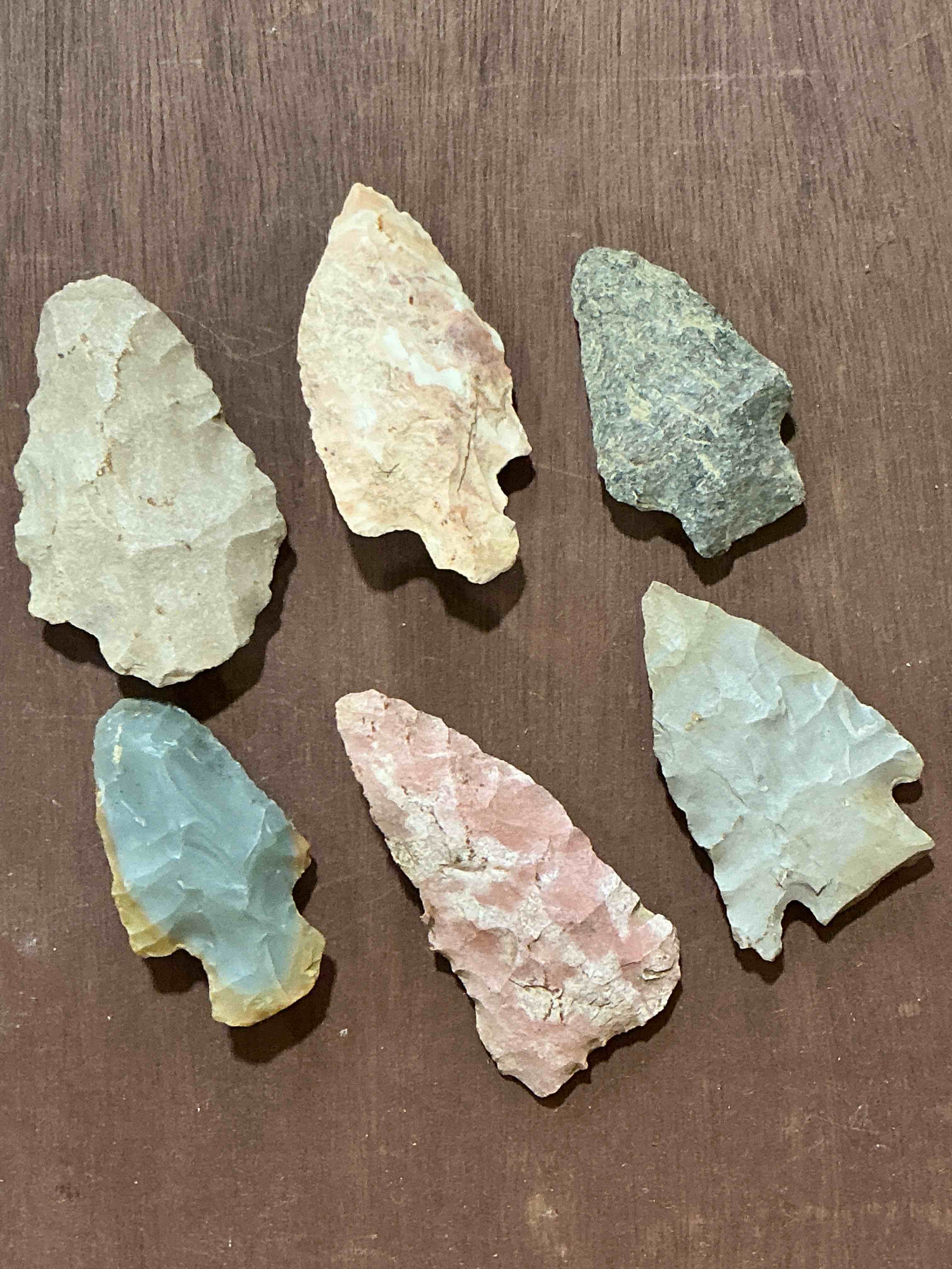 Authentic Ancient Arrowheads! Genuine Indian Arrowheads Collected From Native American Indian Sites Primarily In Northern Alabama! Arrowheads Most Likely From The Chickasaw & Cherokee Tribes Native To Southeast America! Own Genuine, Authentic, Native American Arrowheads! (Dime Used In Picture For Size Reference Only, Not Included)
