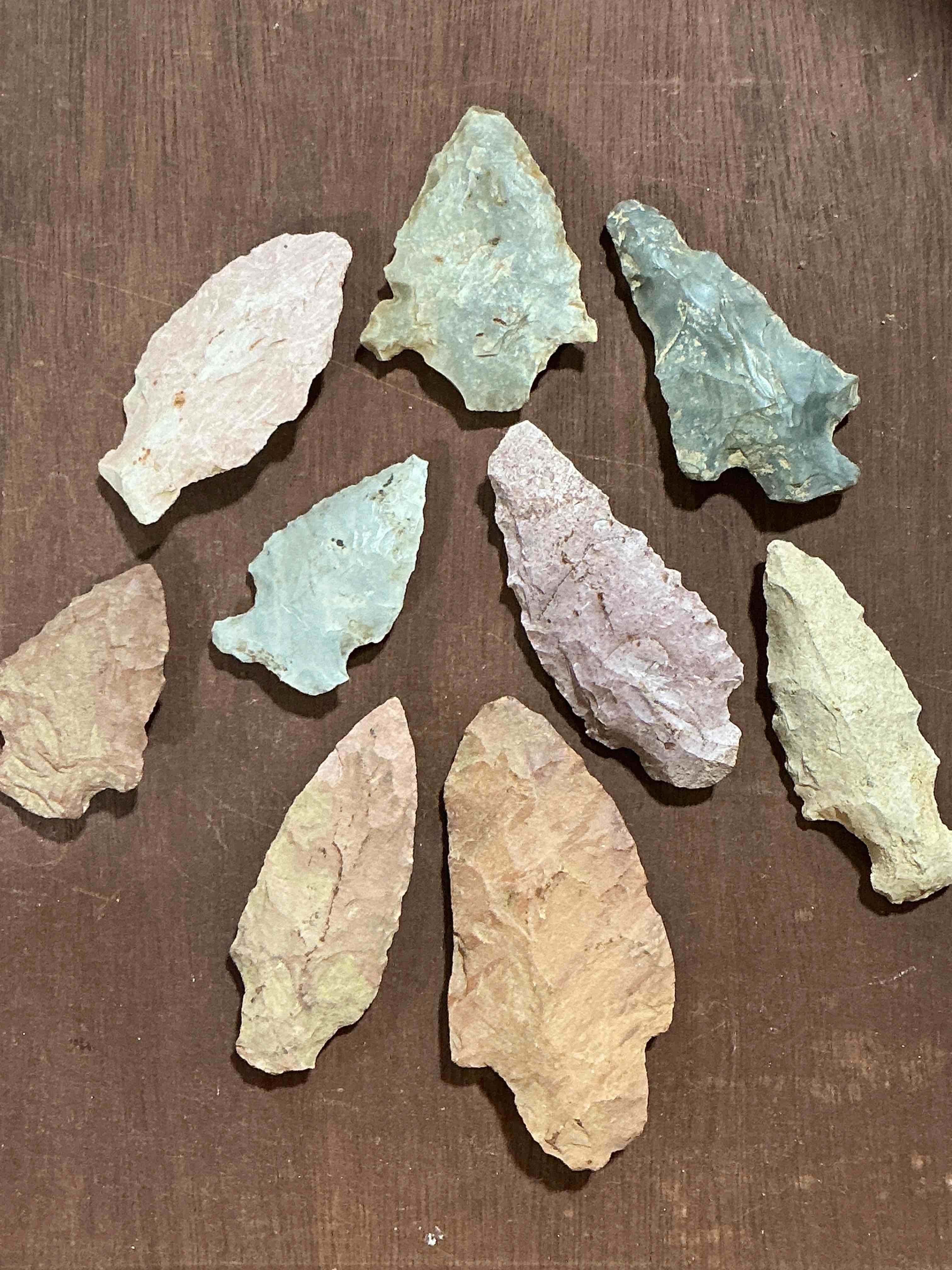 Authentic Ancient Arrowheads! Genuine Indian Arrowheads Collected From Native American Indian Sites Primarily In Northern Alabama! Arrowheads Most Likely From The Chickasaw & Cherokee Tribes Native To Southeast America! Own Genuine, Authentic, Native American Arrowheads! (Dime Used In Picture For Size Reference Only, Not Included)