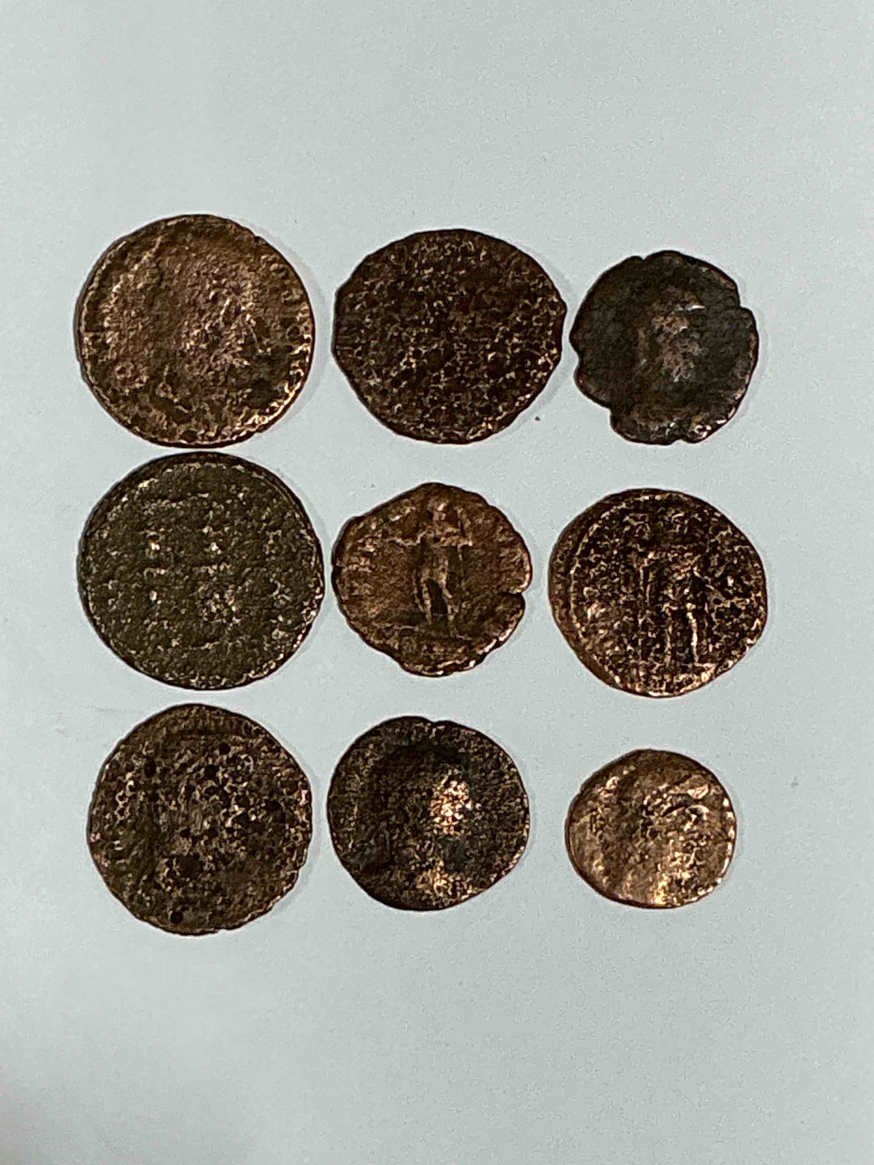 Ancient Roman Coins! 1,600-1700 YEARS OLD Approximately! Check Out These Amazing Authentic Pieces Of History, Ancient Roman Bronze Coins From The Approx 300 to 400 A.D Era... Serious Pieces Of History & Serious Colléctor Items! Own Authentic Pieces Of Ancient History!