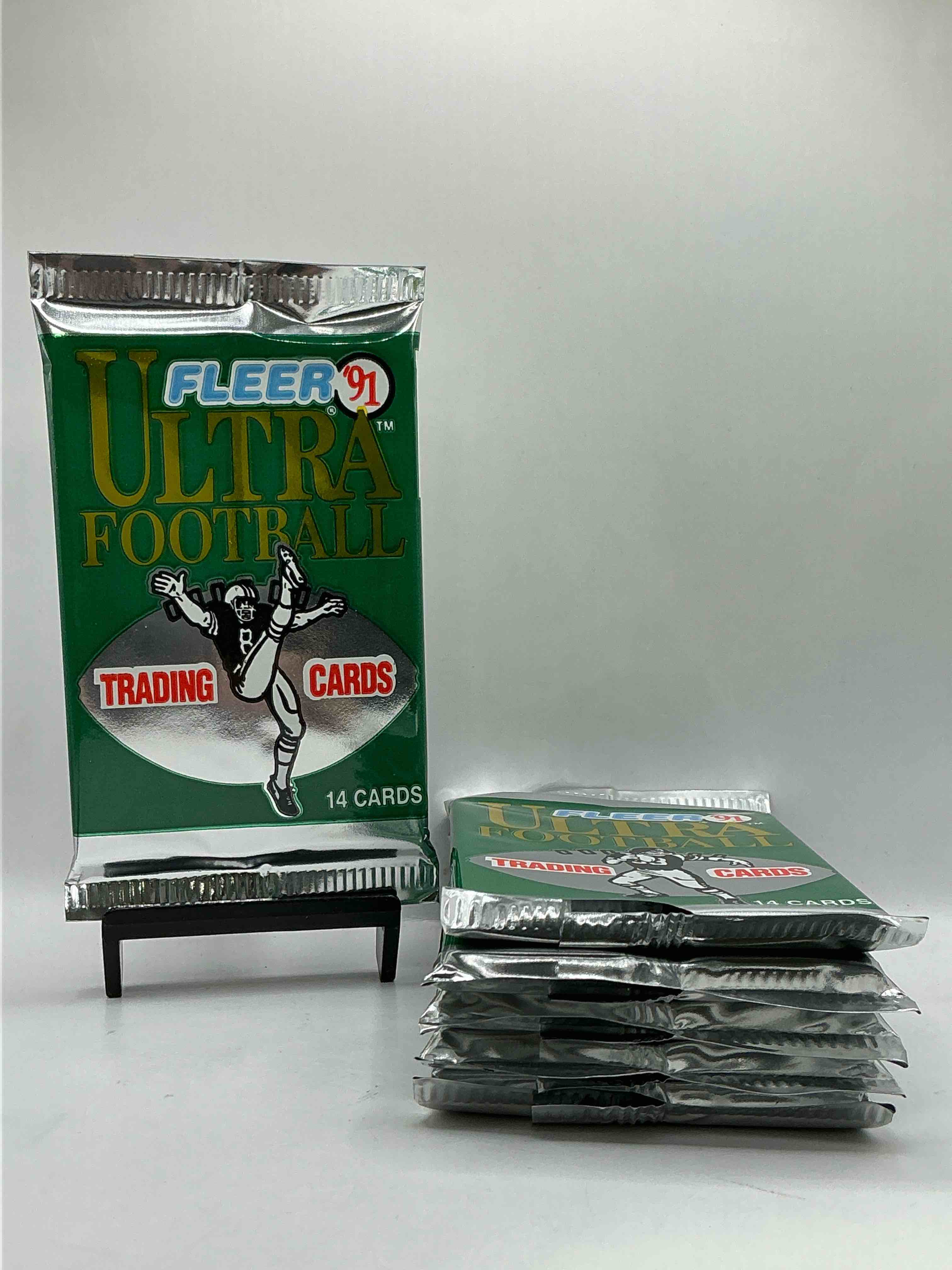 Brett Favre Rookie!? 1991 Fleer ULTRA Unopened Packs Straight From Original Box!Search For Brett Favre Rookie & Other Valuable Cards From Joe Montana Emmitt Smith & Barry Sanders!