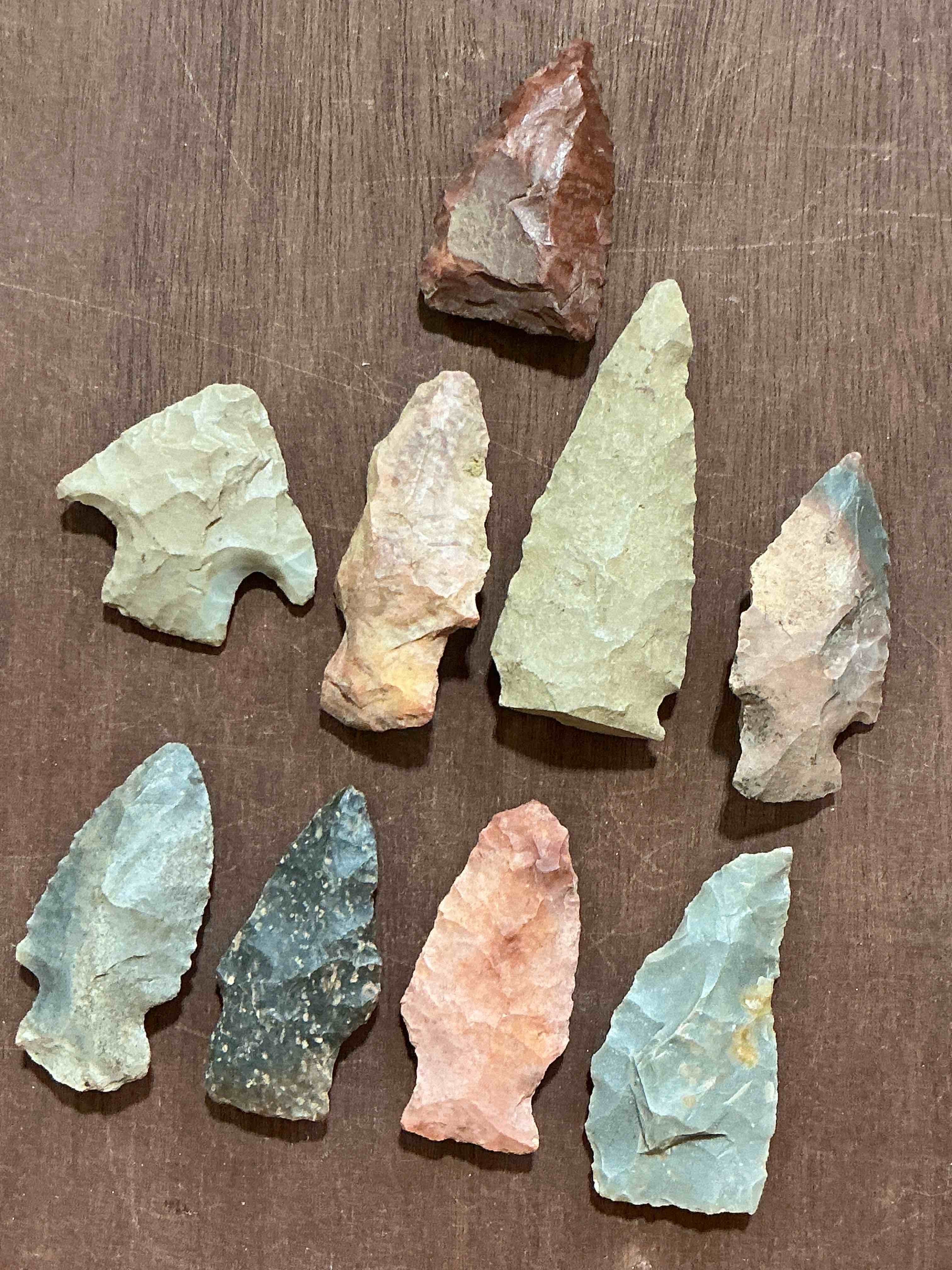 Authentic Ancient Arrowheads! Genuine Indian Arrowheads Collected From Native American Indian Sites Primarily In Northern Alabama! Arrowheads Most Likely From The Chickasaw & Cherokee Tribes Native To Southeast America! Own Genuine, Authentic, Native American Arrowheads! (Dime Used In Picture For Size Reference Only, Not Included)