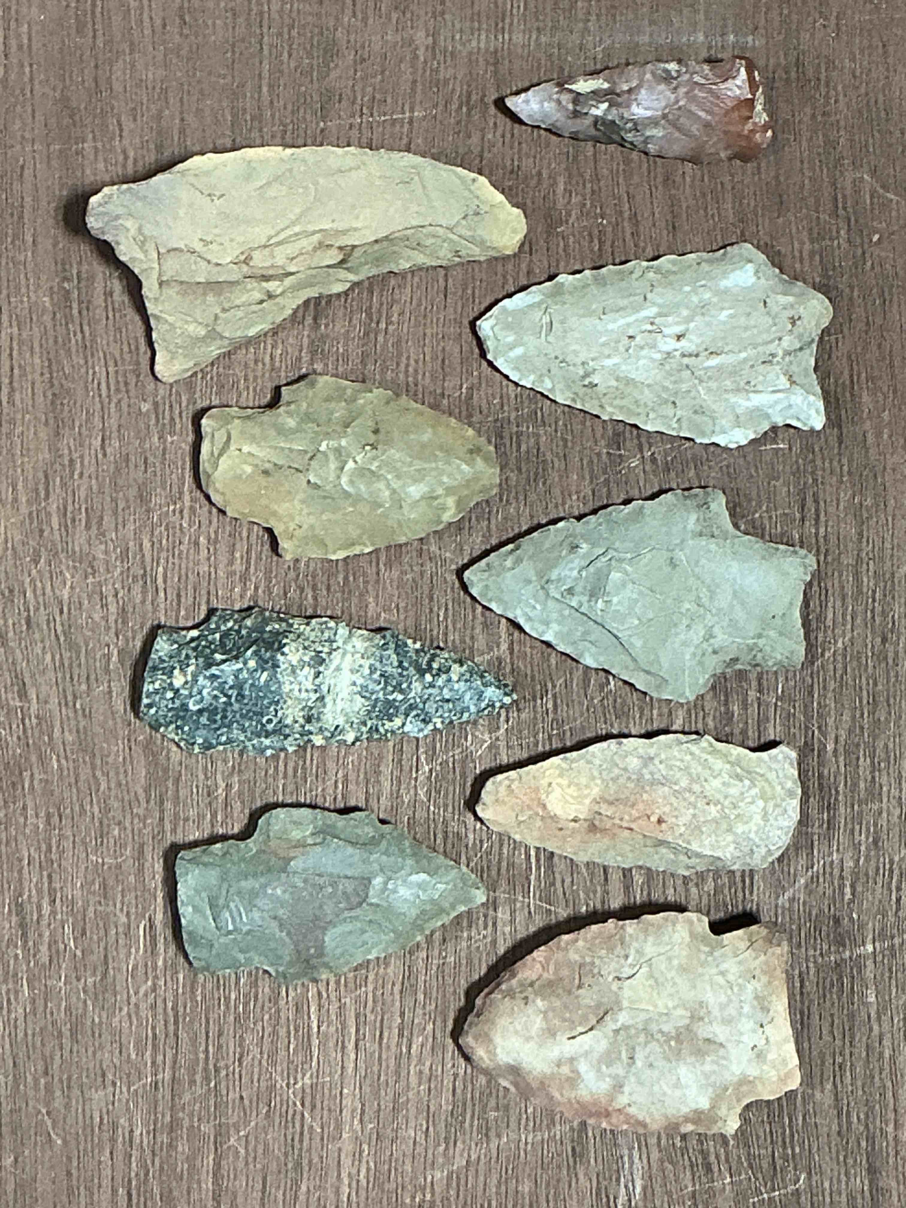 Condition photo showing Good Condition for Authentic Ancient Arrowheads! Genuine Indian Arrowheads Collected From Native American Indian Sites Primarily In Northern Alabama! Arrowheads Most Likely From The Chickasaw & Cherokee Tribes Native To Southeast America! Own Genuine, Authentic, Native American Arrowheads! (Dime Used In Picture For Size Reference Only, Not Included)