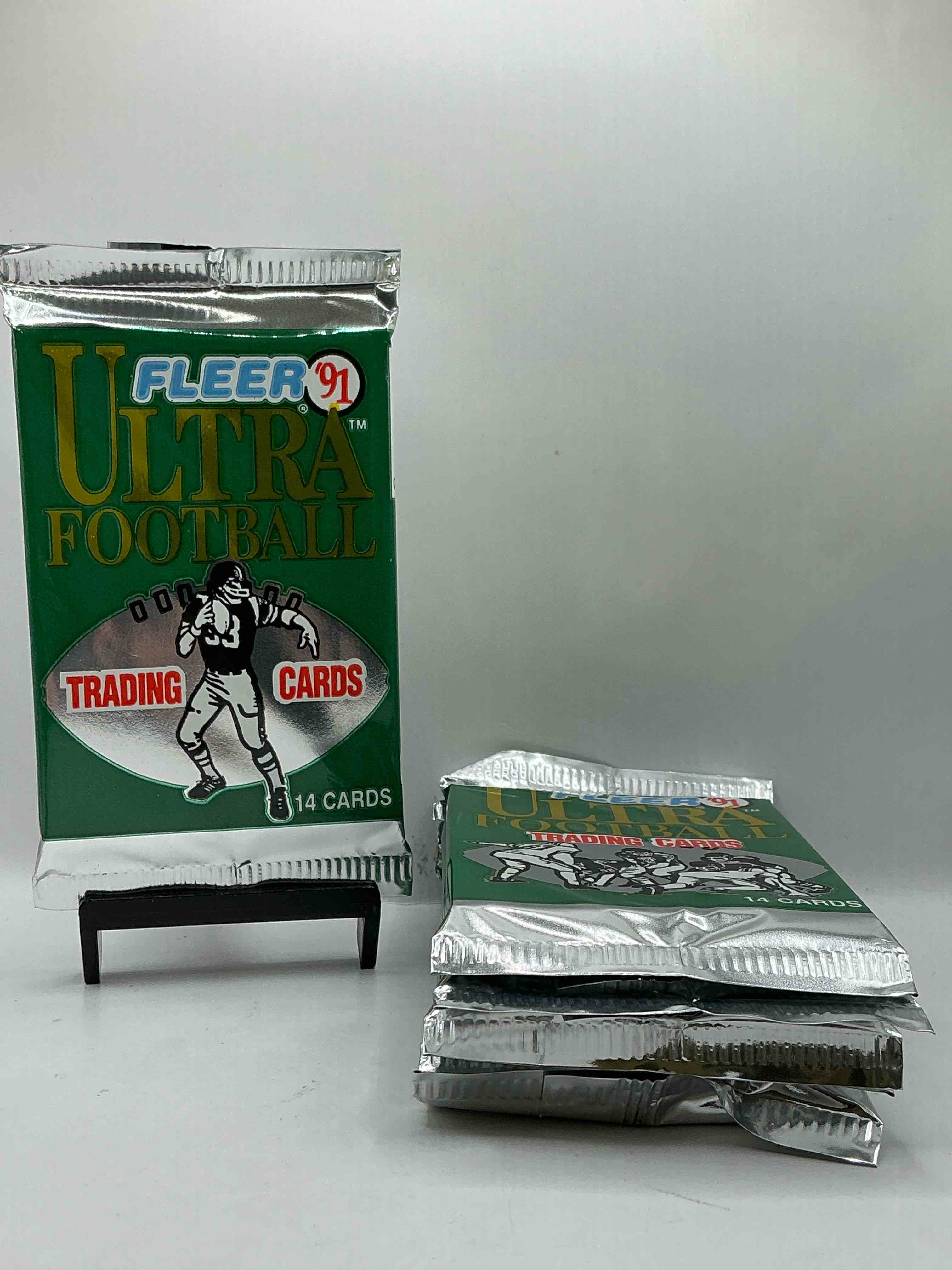 Brett Favre Rookie!? 1991 Fleer ULTRA Unopened Packs Straight From Original Box!Search For Brett Favre Rookie & Other Valuable Cards From Joe Montana Emmitt Smith & Barry Sanders!