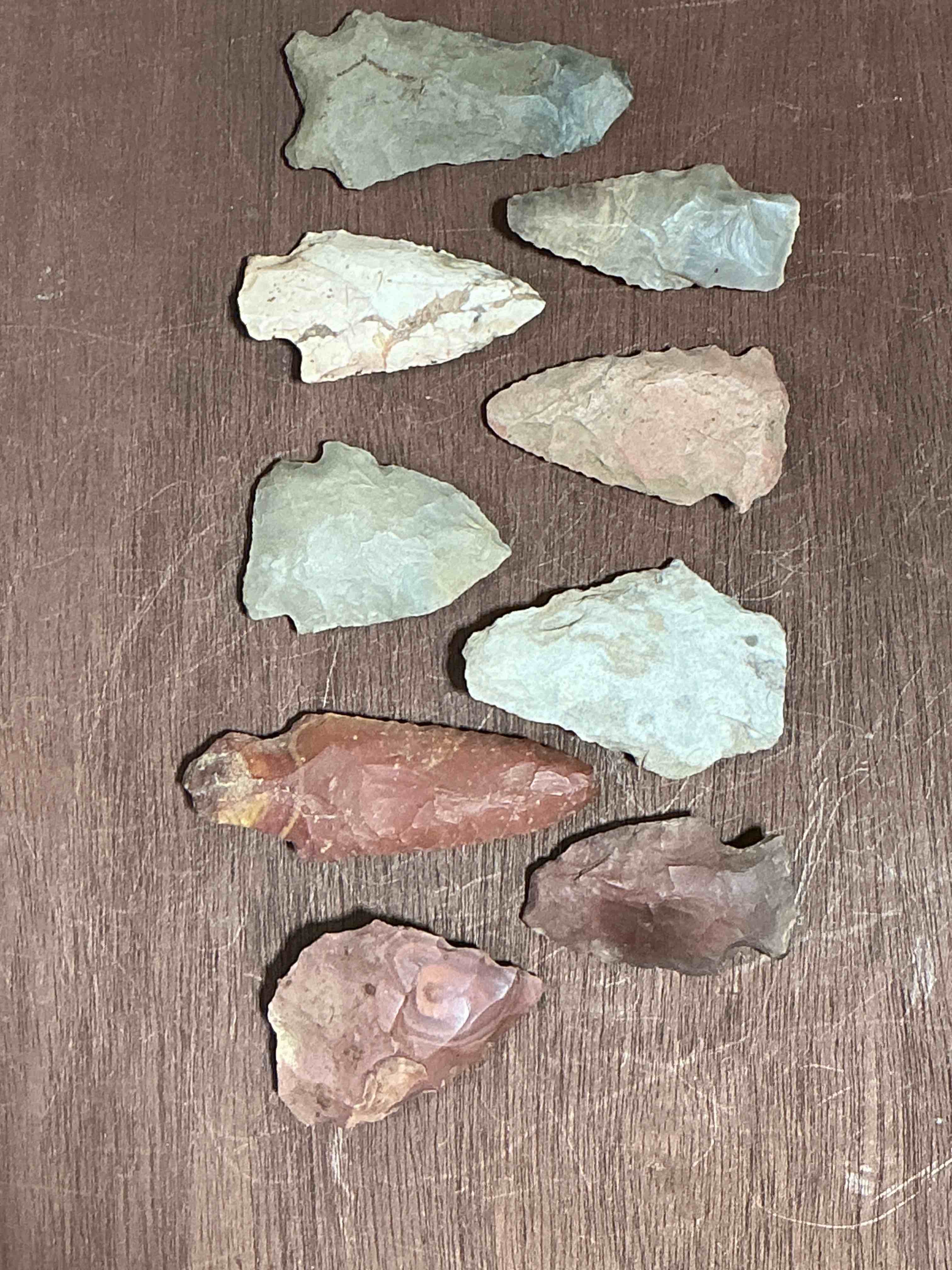 Authentic Ancient Arrowheads! Genuine Indian Arrowheads Collected From Native American Indian Sites Primarily In Northern Alabama! Arrowheads Most Likely From The Chickasaw & Cherokee Tribes Native To Southeast America! Own Genuine, Authentic, Native American Arrowheads! (Dime Used In Picture For Size Reference Only, Not Included)