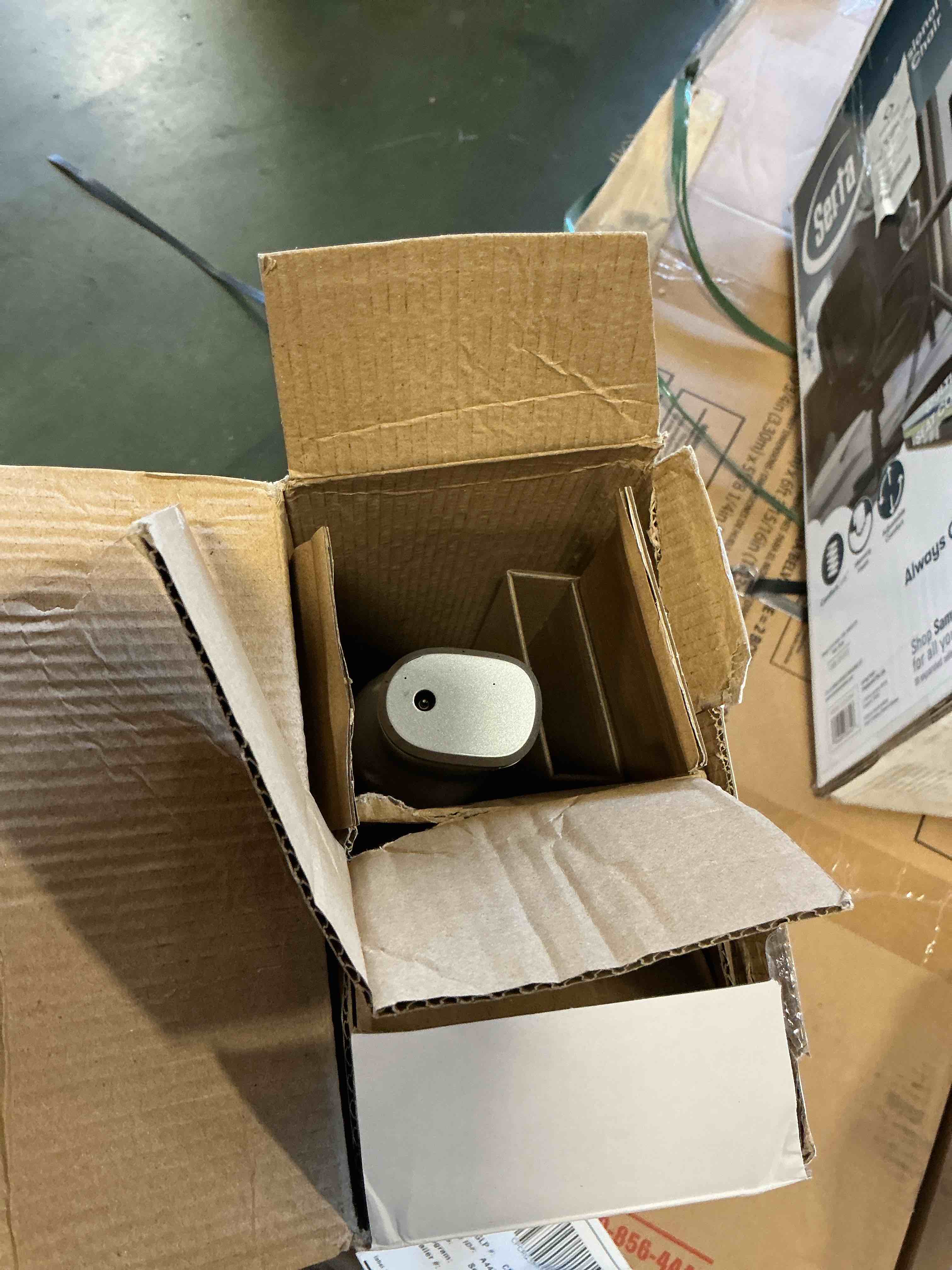 https://s3.amazonaws.com/lotting-images-prod/bidfta/GRA3601637_1757604423602.jpeg