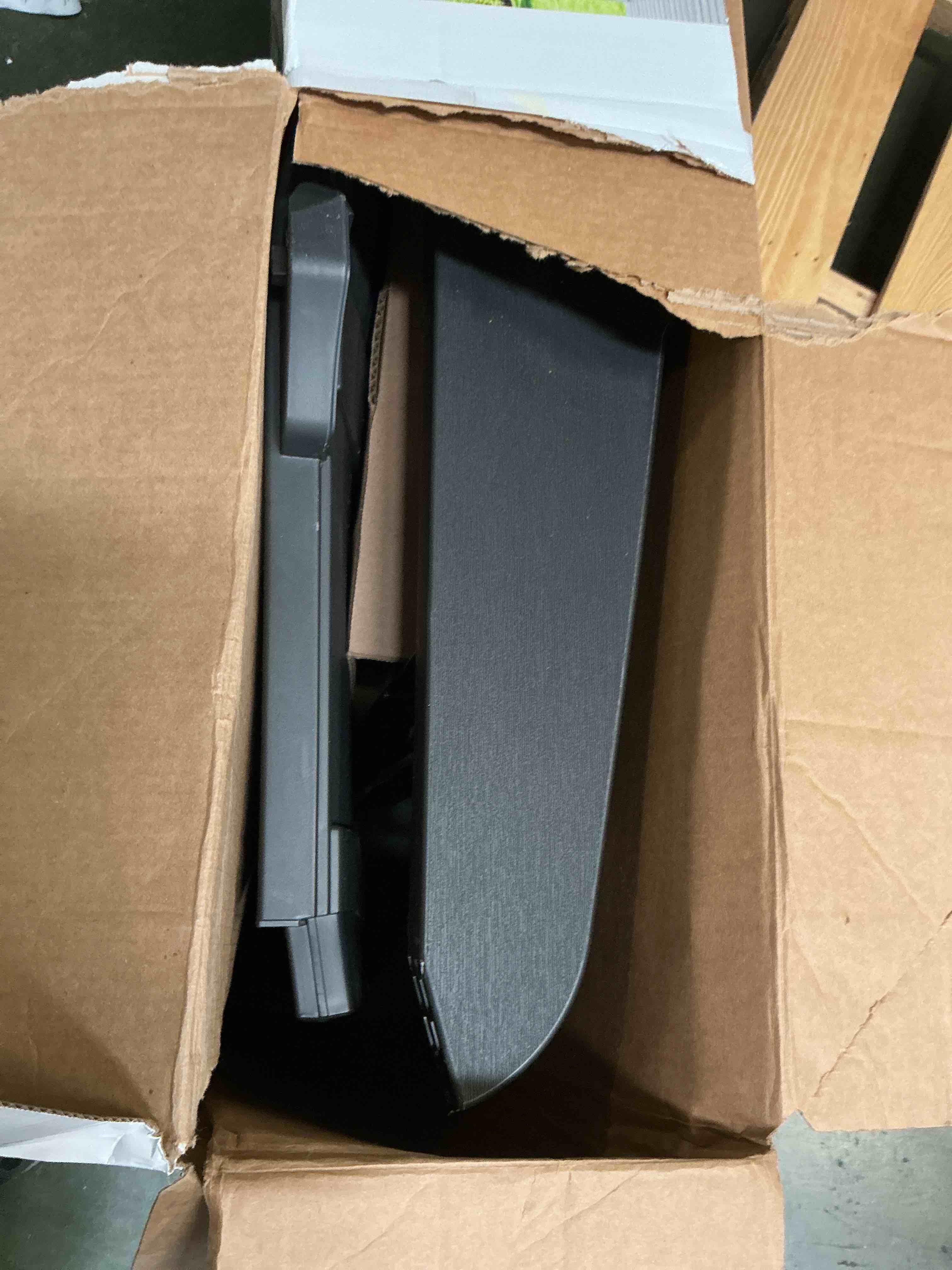 https://s3.amazonaws.com/lotting-images-prod/bidfta/GRA3602080_1758135431151.jpeg