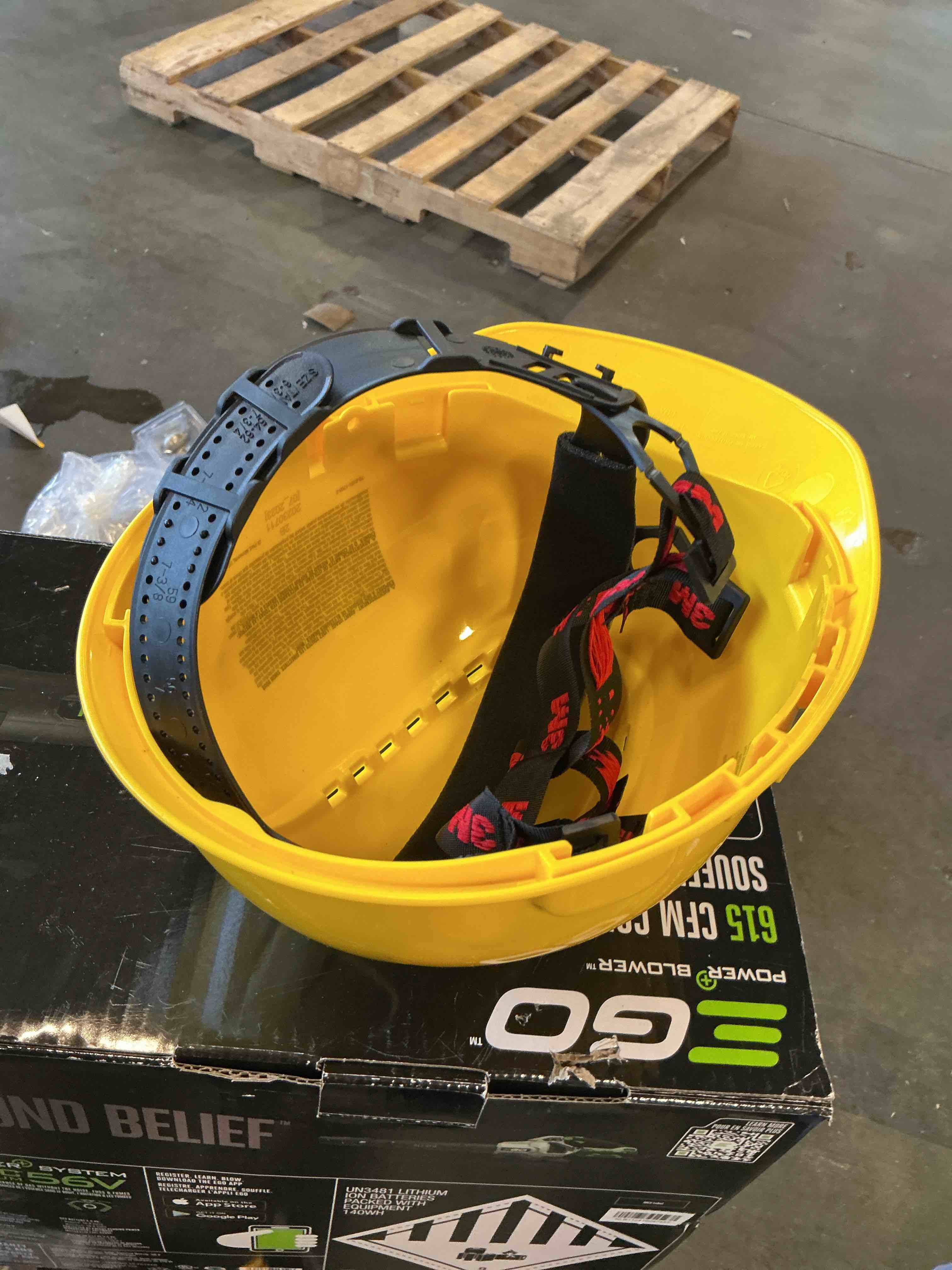 3M Quick Adjusting Ratchet Type I Class G E Yellow Hard Hat