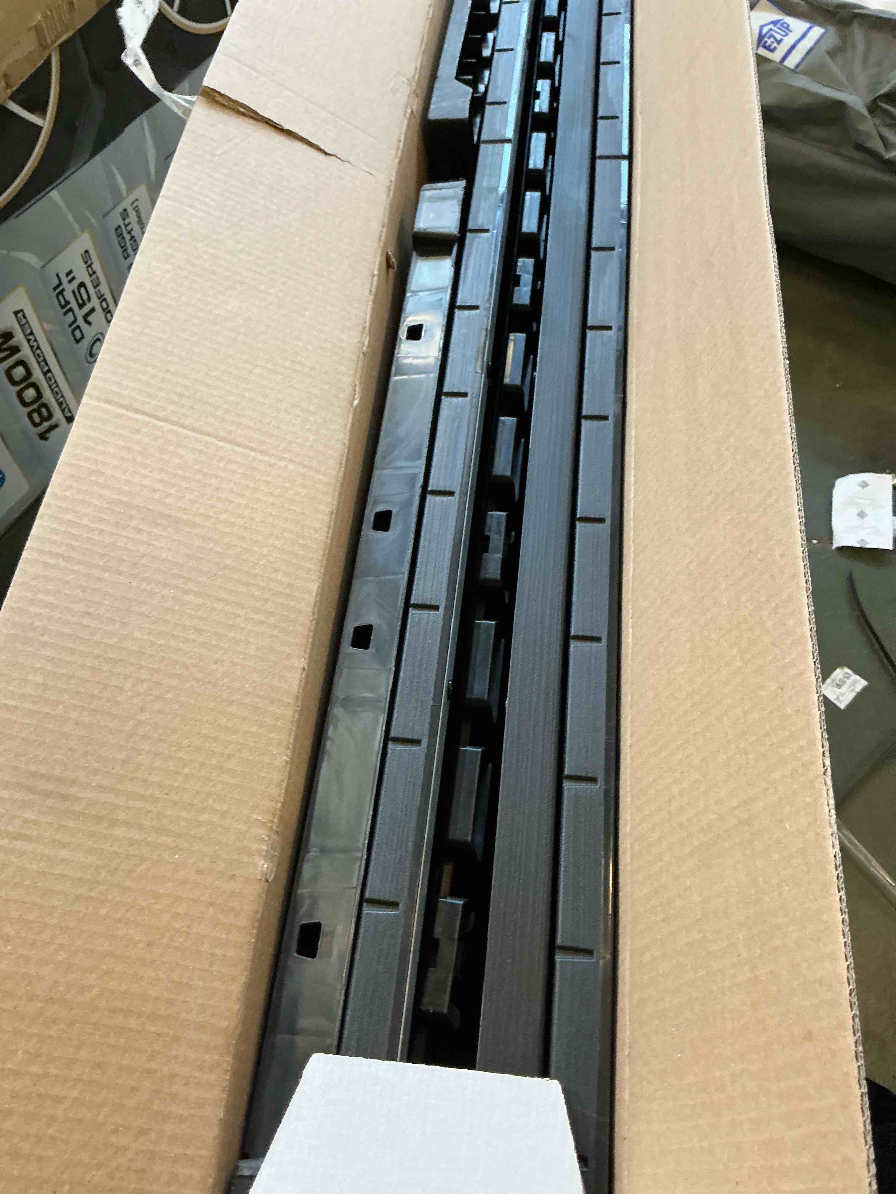 https://s3.amazonaws.com/lotting-images-prod/bidfta/GRA3605150_1759929843313.jpeg