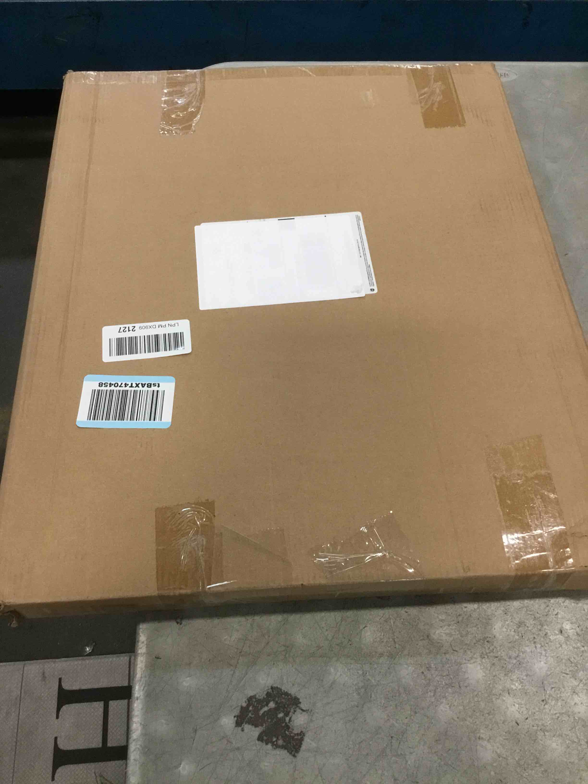 https://s3.amazonaws.com/lotting-images-prod/bidfta/GRA3641008_1746793418864.jpeg