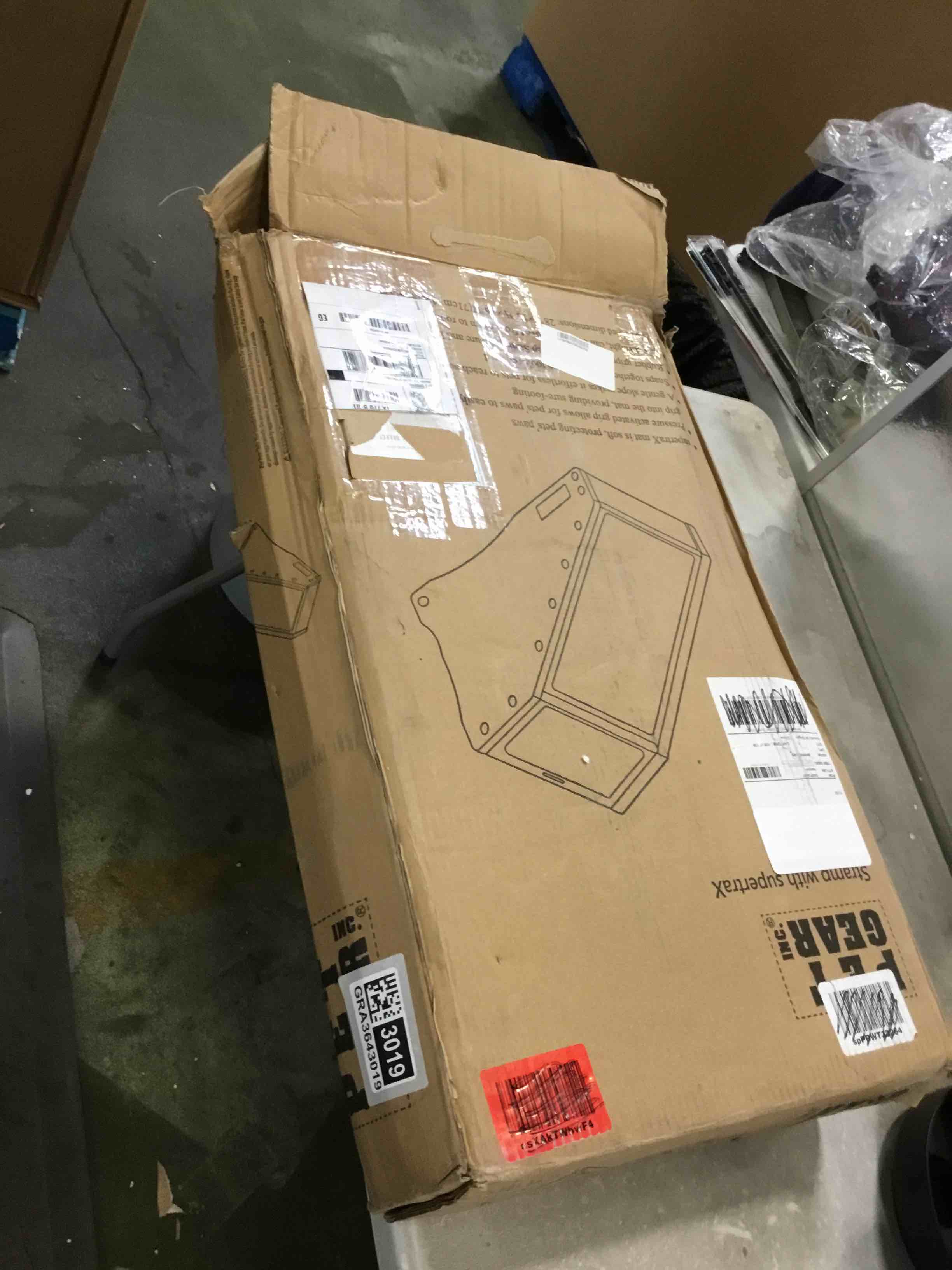 https://s3.amazonaws.com/lotting-images-prod/bidfta/GRA3643019_1746628724931.jpeg