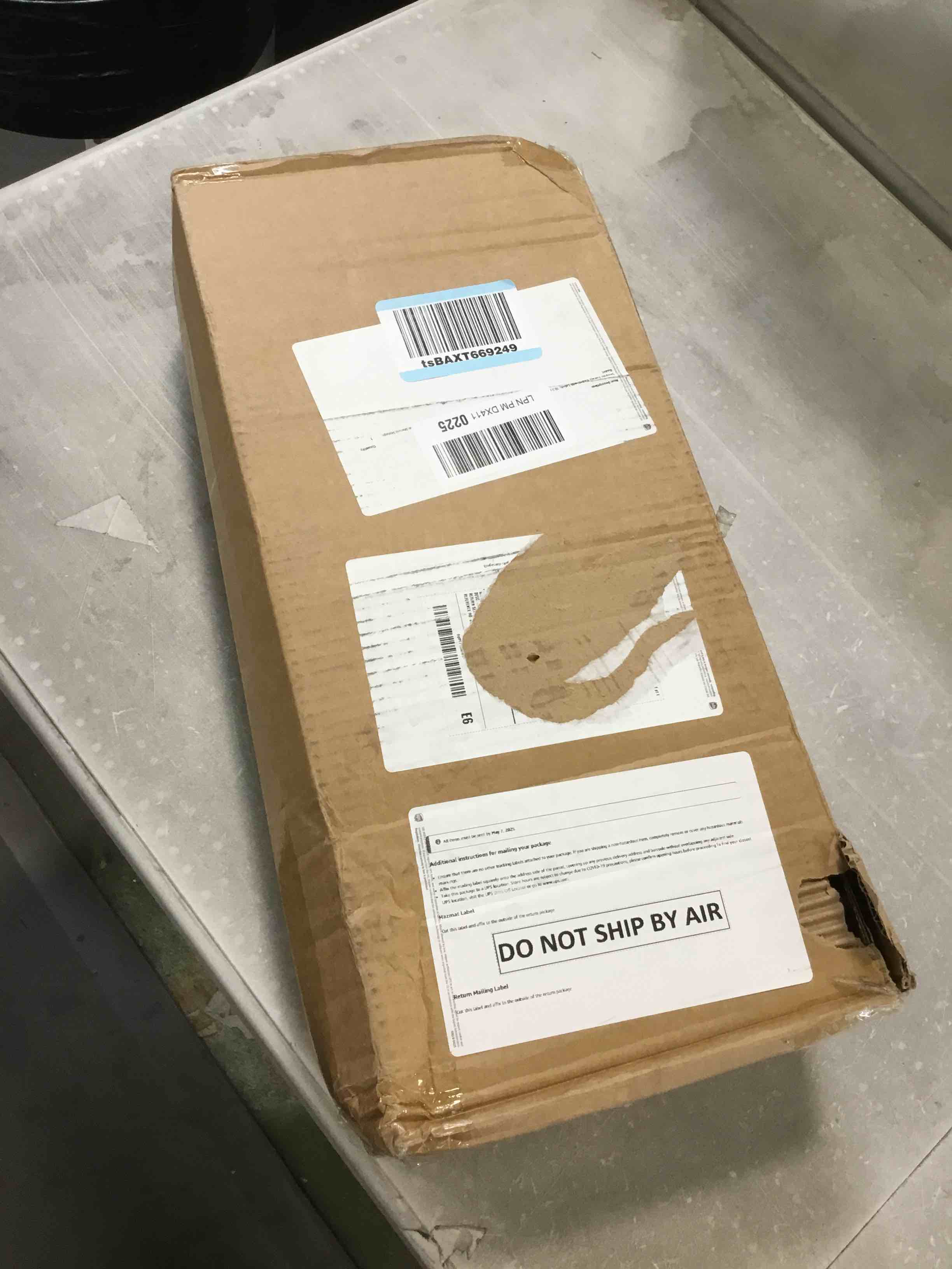 https://s3.amazonaws.com/lotting-images-prod/bidfta/GRA3643131_1746648162560.jpeg