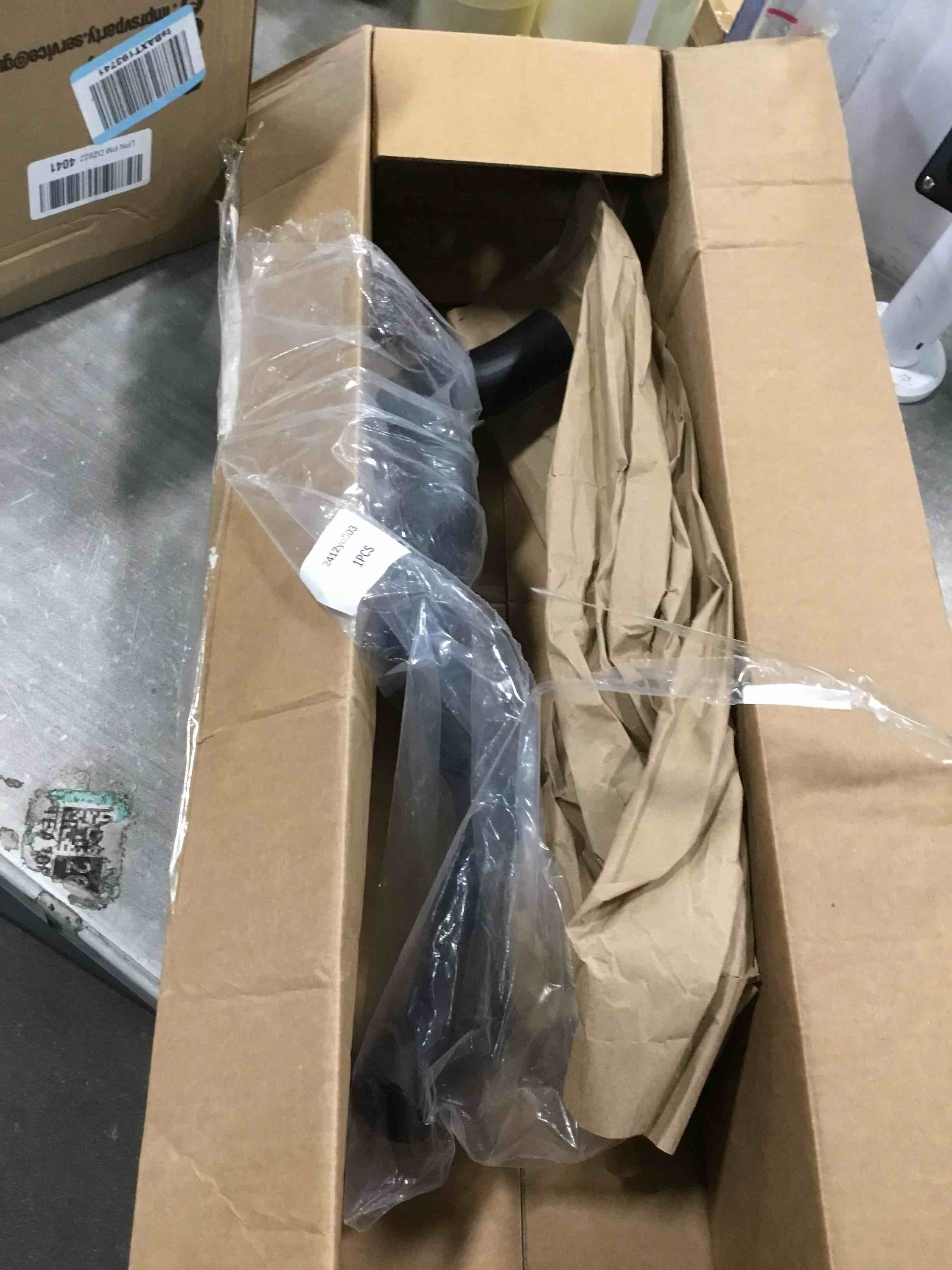 https://s3.amazonaws.com/lotting-images-prod/bidfta/GRA3643391_1750505125081.jpeg