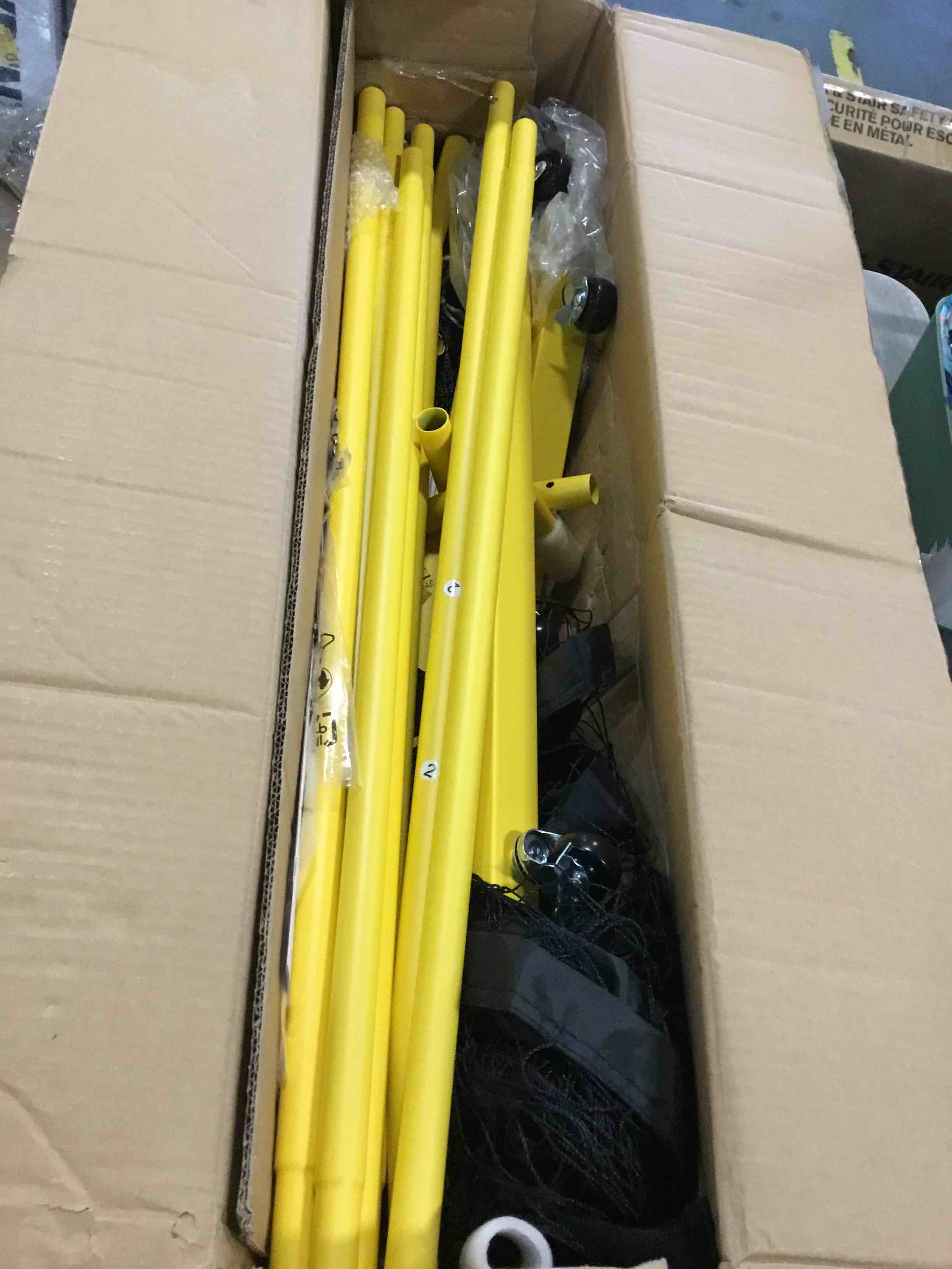 https://s3.amazonaws.com/lotting-images-prod/bidfta/GRA3643505_1750518580682.jpeg