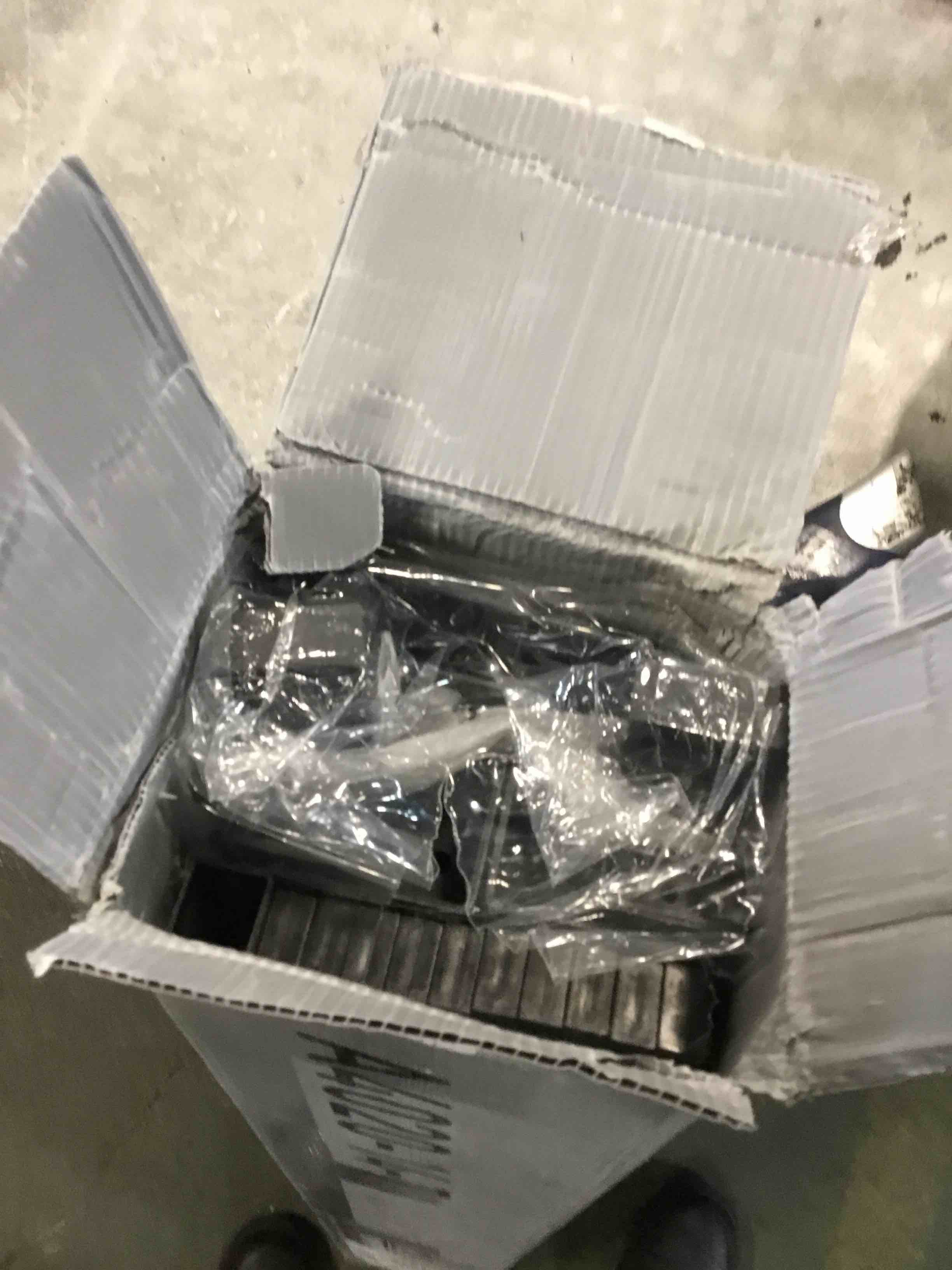 https://s3.amazonaws.com/lotting-images-prod/bidfta/GRA3643513_1750522370513.jpeg