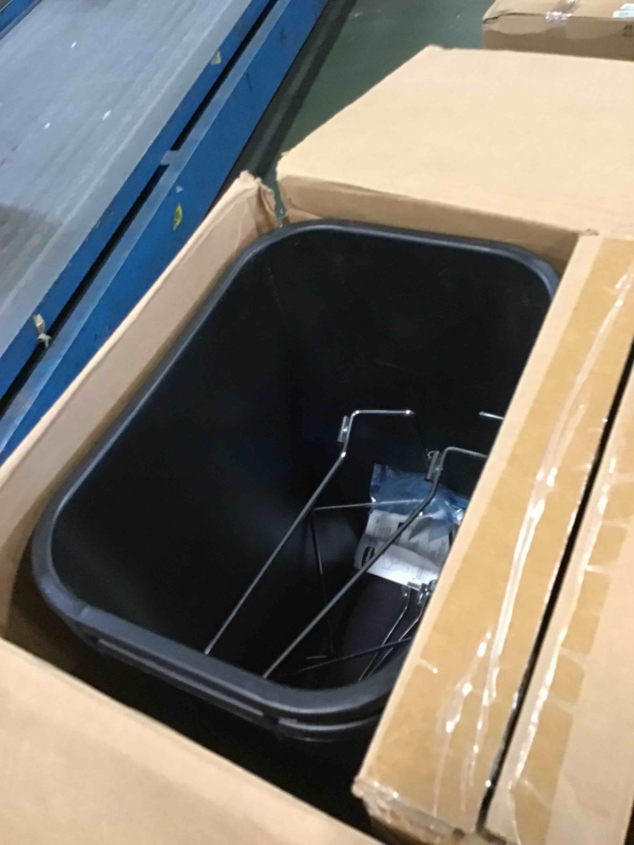 https://s3.amazonaws.com/lotting-images-prod/bidfta/GRA3644211_1751041586860.jpeg