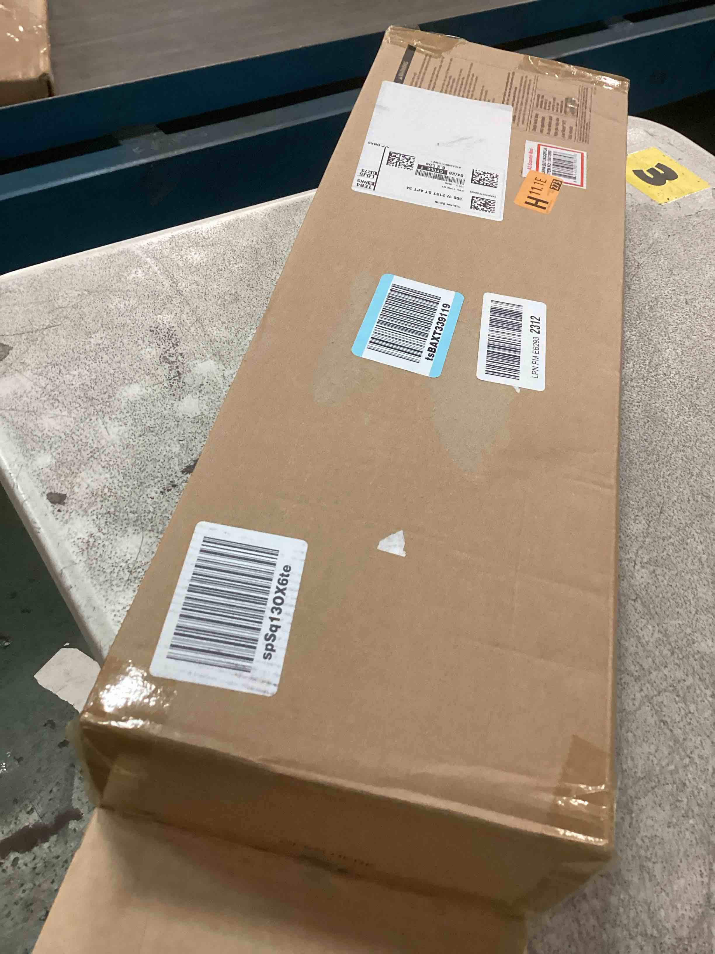 https://s3.amazonaws.com/lotting-images-prod/bidfta/GRA3647022_1747406773207.jpeg