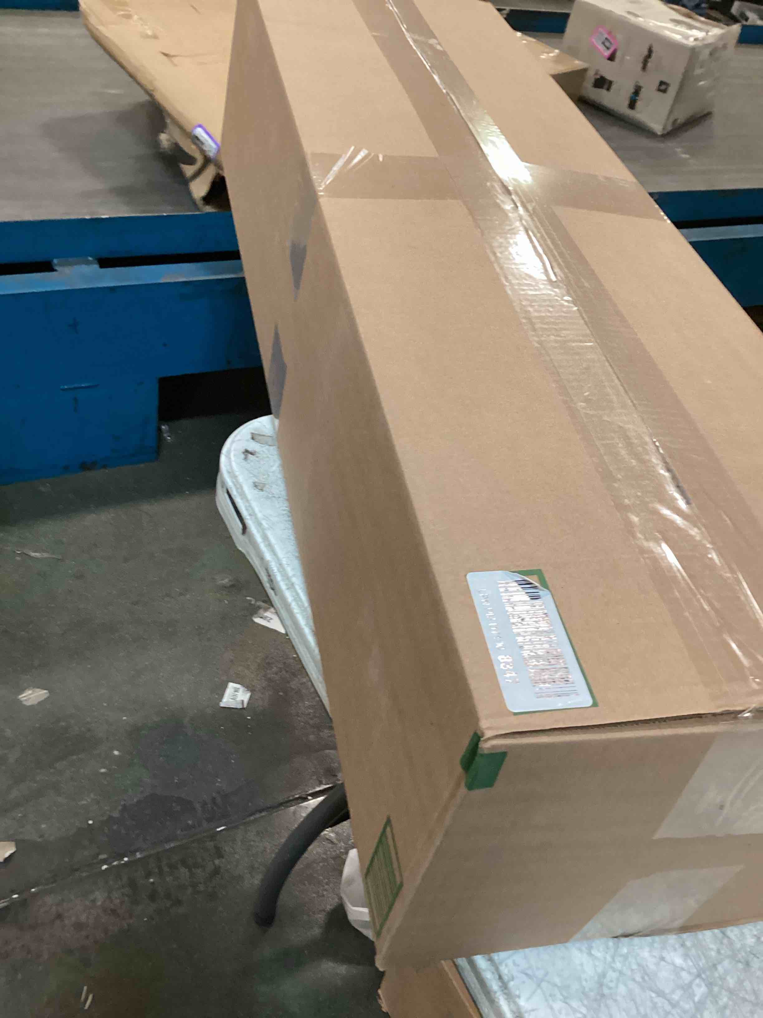 https://s3.amazonaws.com/lotting-images-prod/bidfta/GRA3648143_1748352243934.jpeg