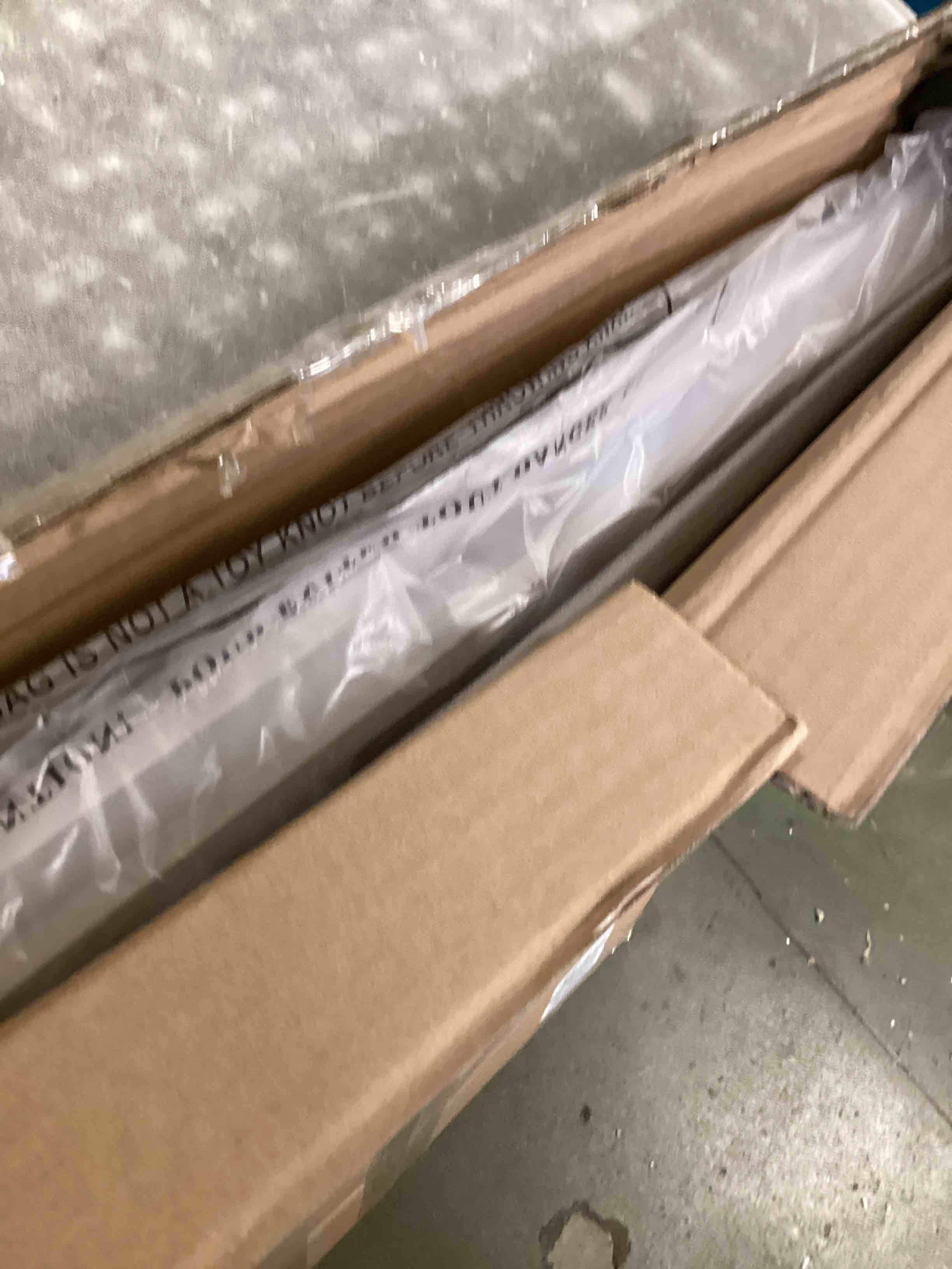 https://s3.amazonaws.com/lotting-images-prod/bidfta/GRA3648941_1748874125617.jpeg