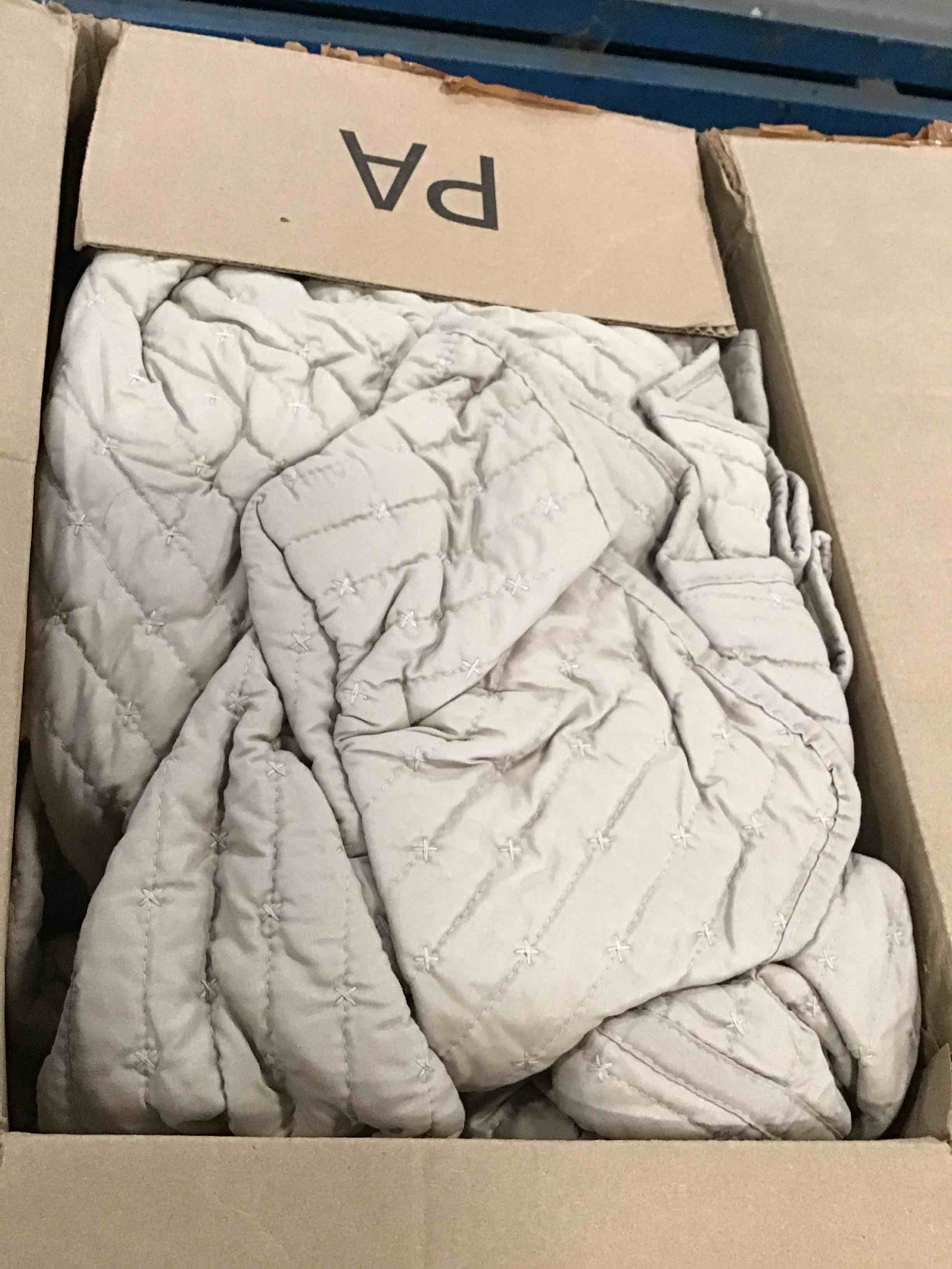 https://s3.amazonaws.com/lotting-images-prod/bidfta/GRA3649019_1746451391528.jpeg