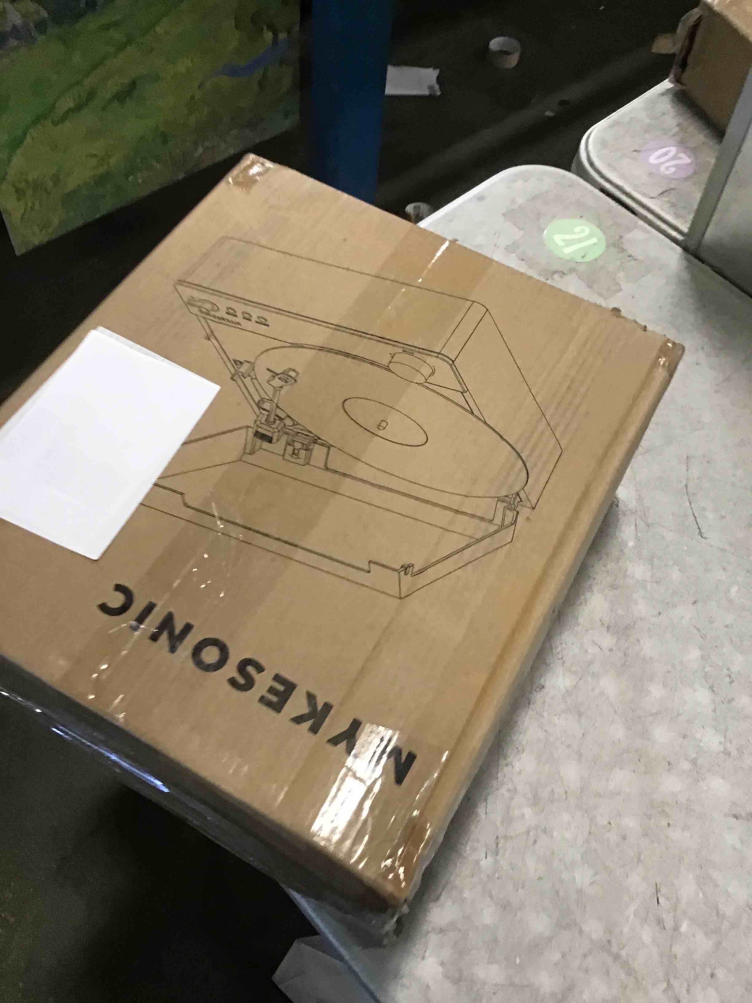 https://s3.amazonaws.com/lotting-images-prod/bidfta/GRA3649304_1746816046618.jpeg