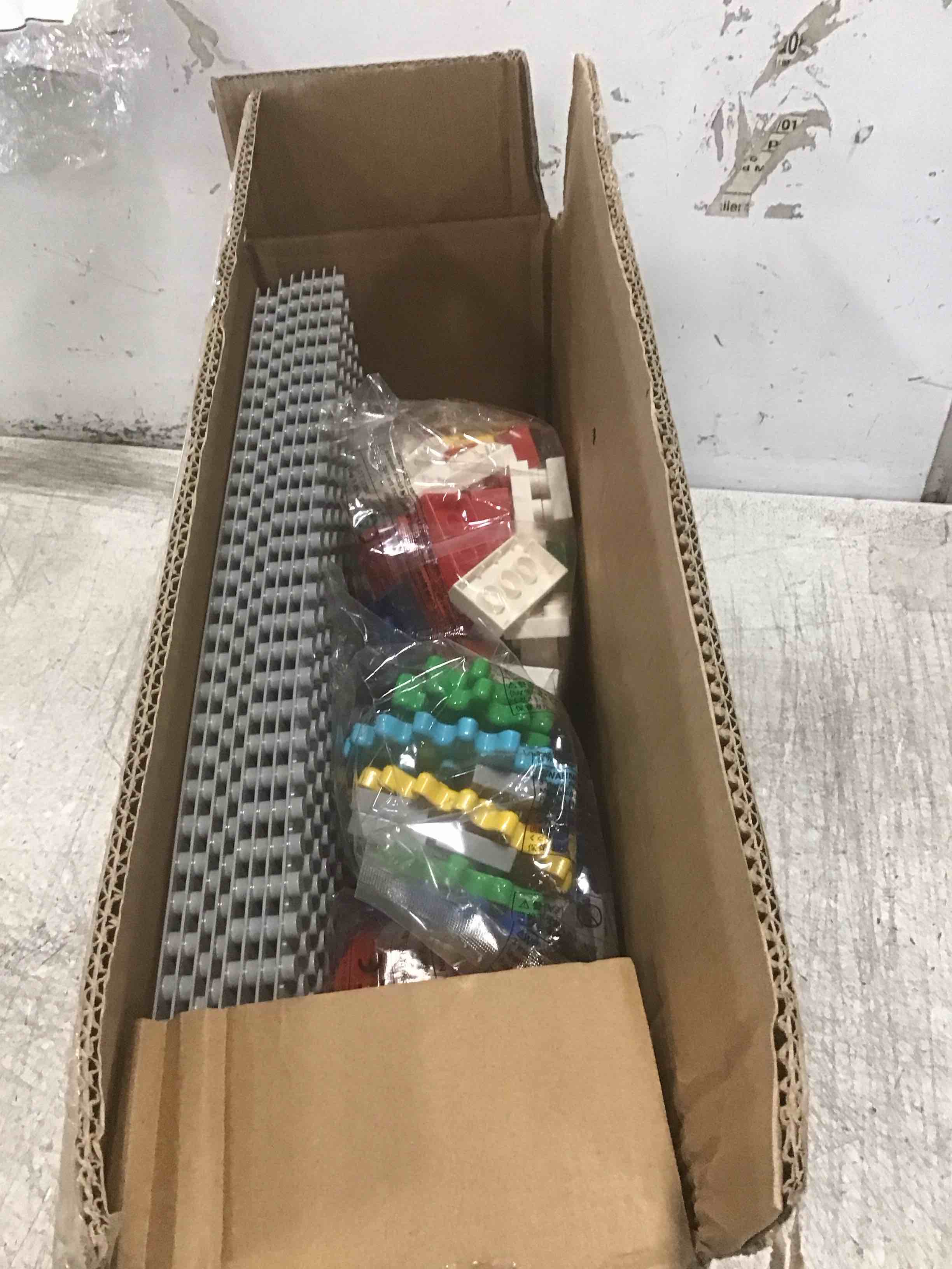 https://s3.amazonaws.com/lotting-images-prod/bidfta/GRA3652340_1746726345903.jpeg