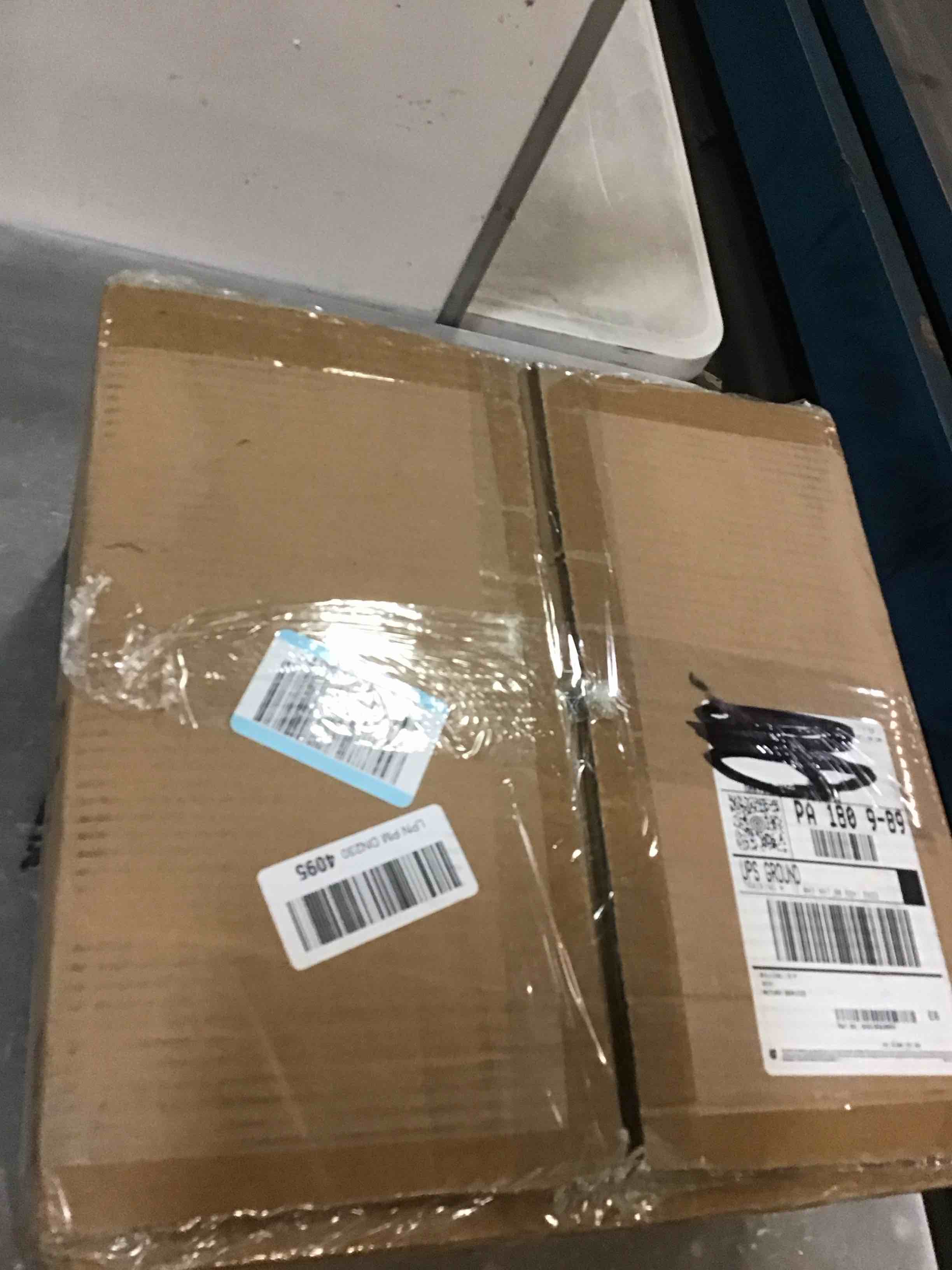 https://s3.amazonaws.com/lotting-images-prod/bidfta/GRA3652422_1746797229305.jpeg