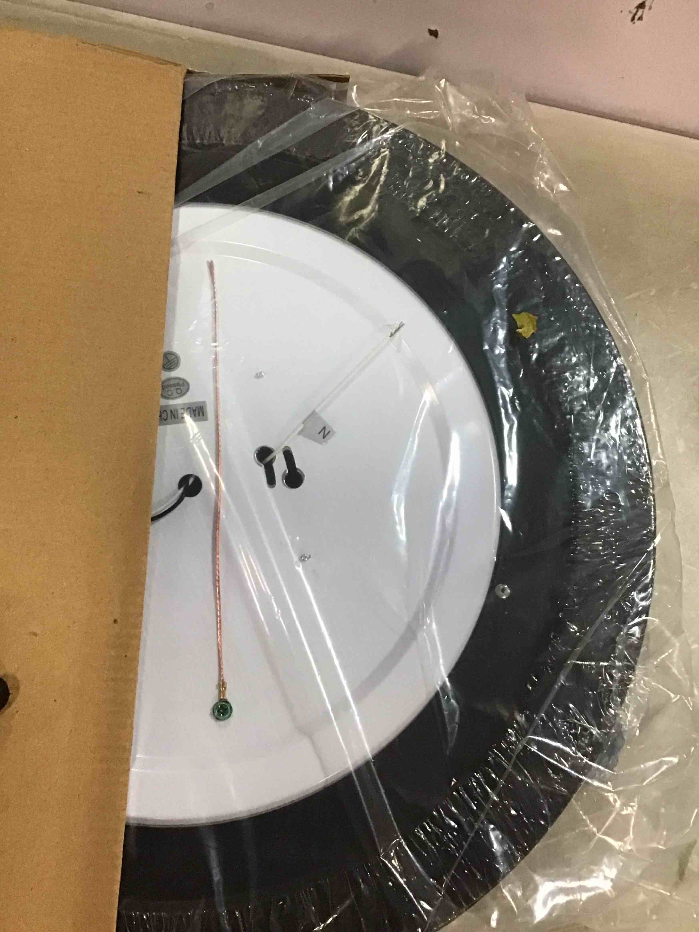 https://s3.amazonaws.com/lotting-images-prod/bidfta/GRA3652708_1747061497396.jpeg