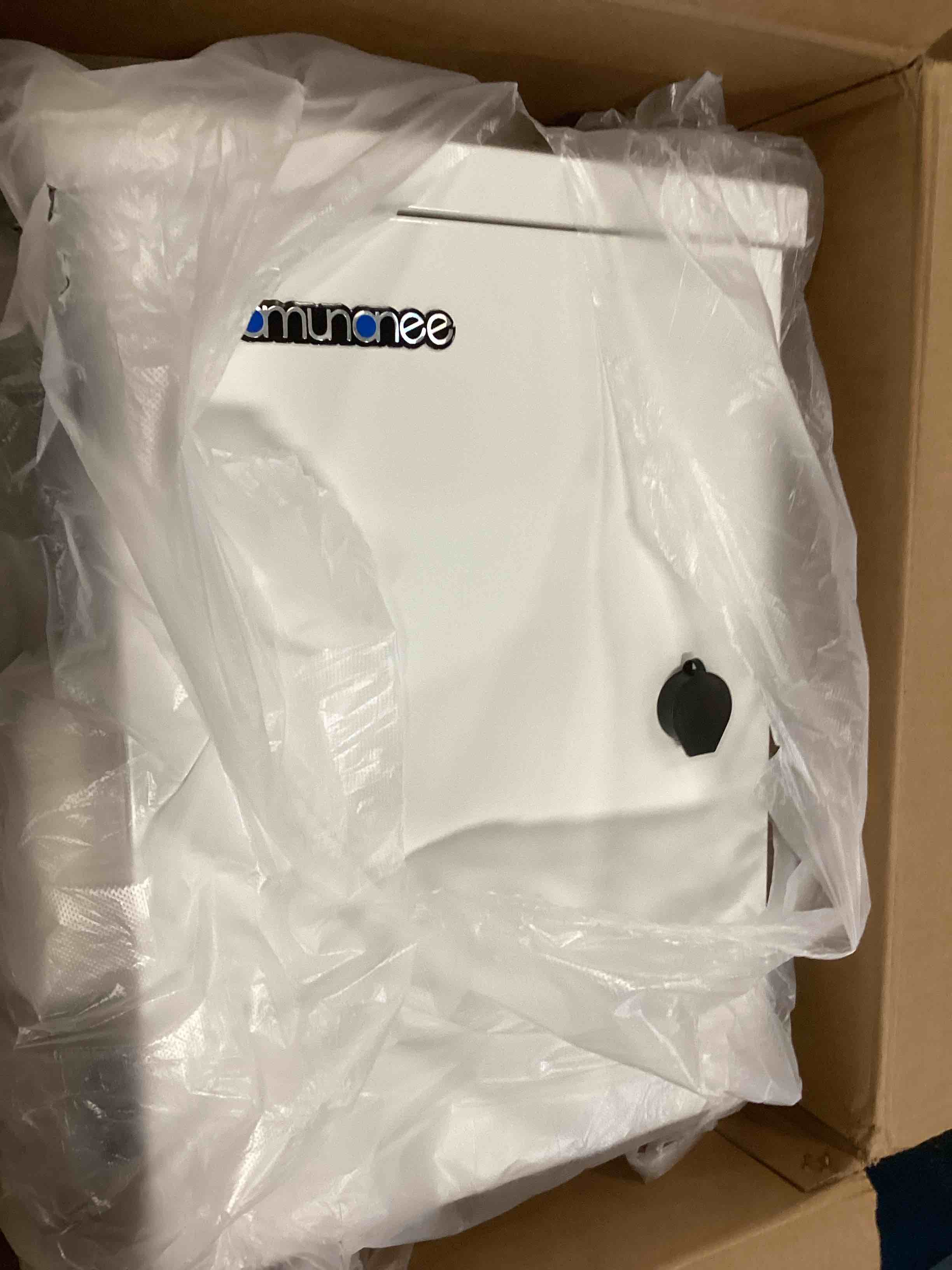 https://s3.amazonaws.com/lotting-images-prod/bidfta/GRA3653855_1747658723663.jpeg