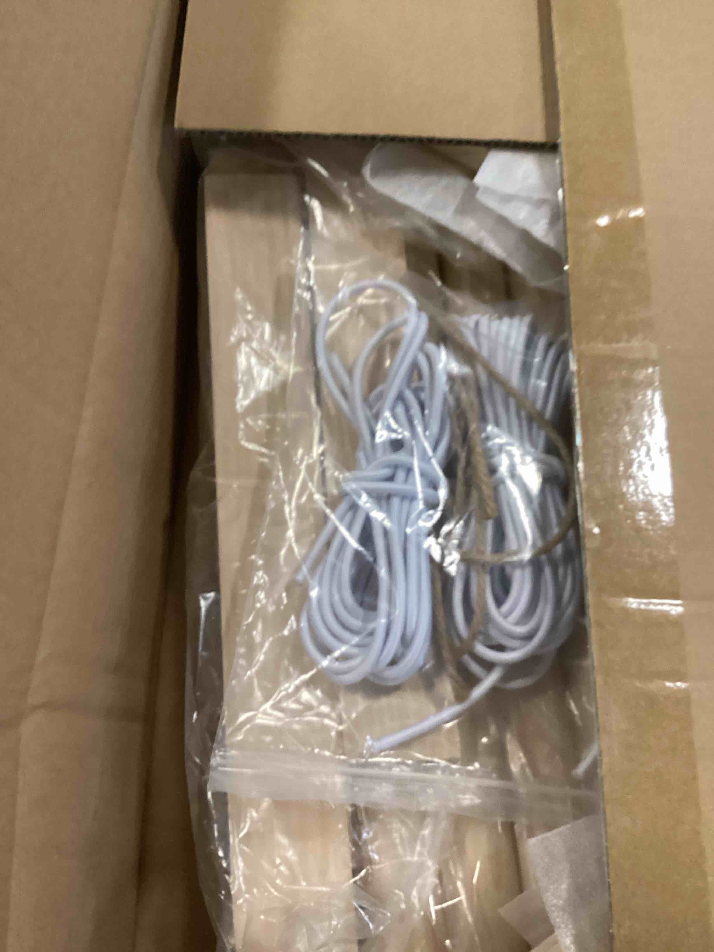 https://s3.amazonaws.com/lotting-images-prod/bidfta/GRA3654539_1748011467509.jpeg
