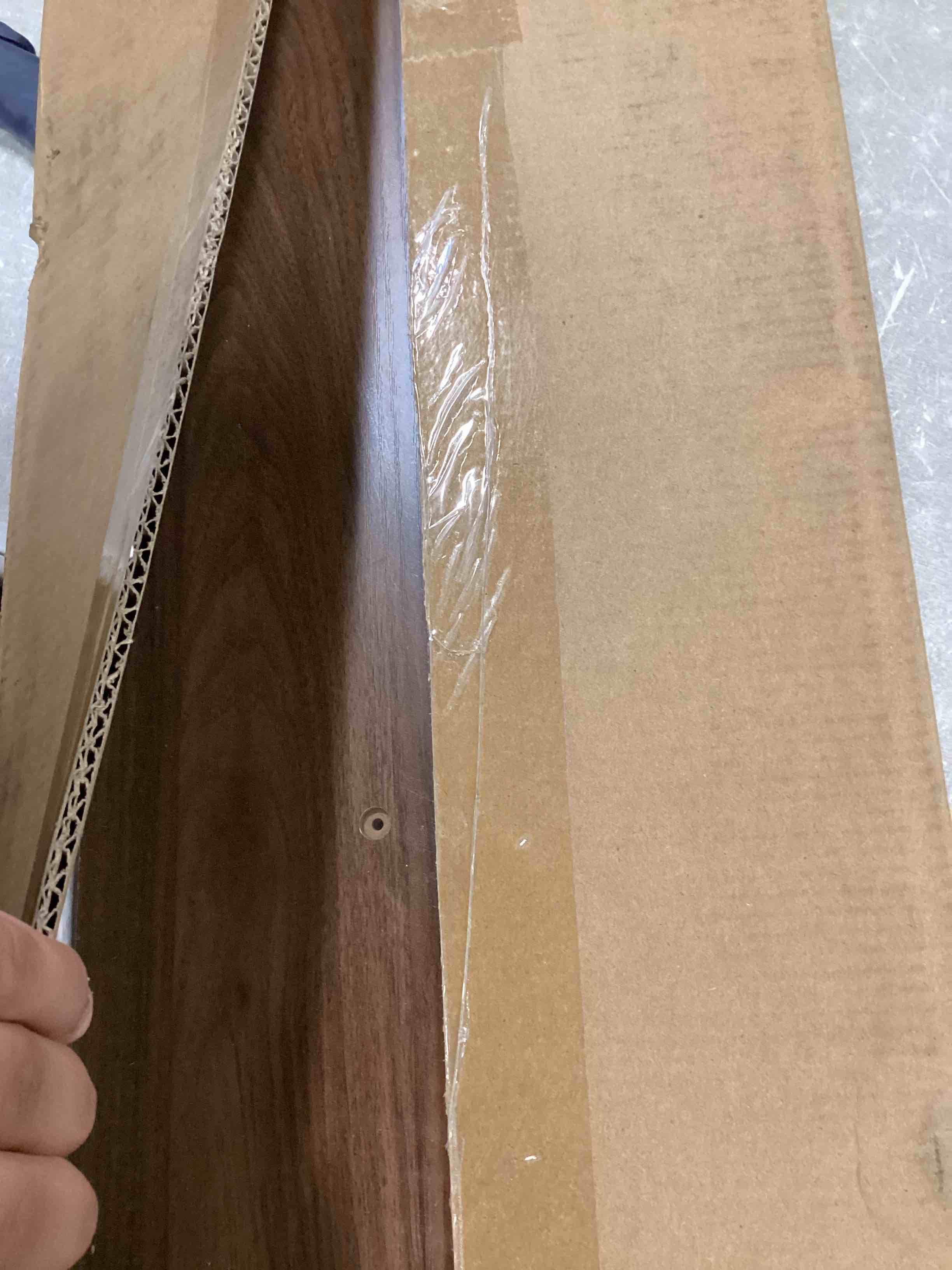 https://s3.amazonaws.com/lotting-images-prod/bidfta/GRA3655192_1750075931451.jpeg