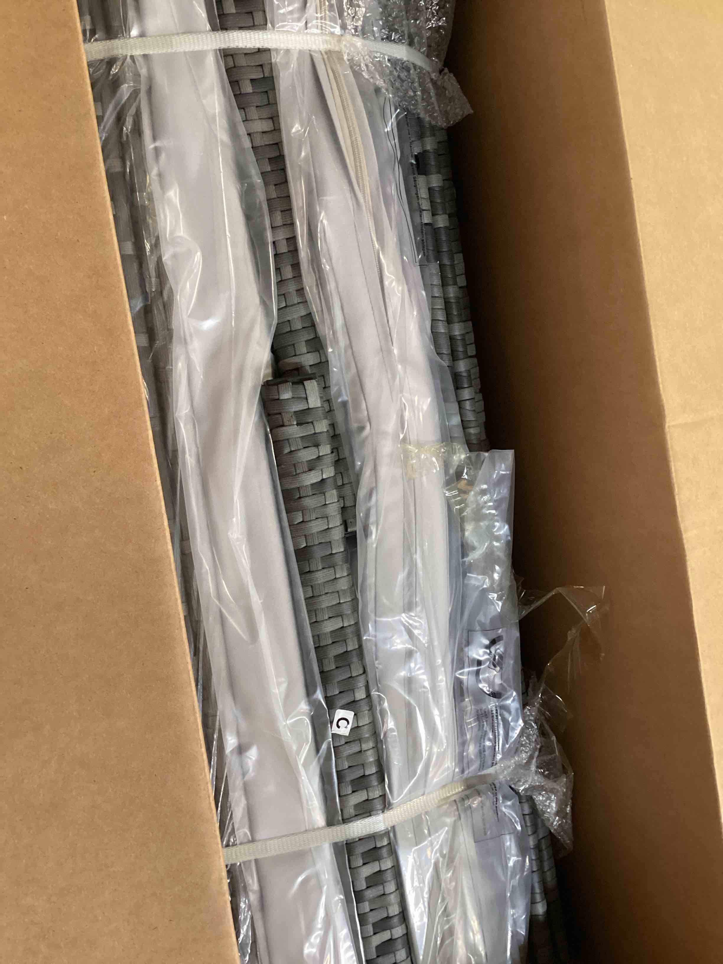 https://s3.amazonaws.com/lotting-images-prod/bidfta/GRA3655245_1750096754823.jpeg