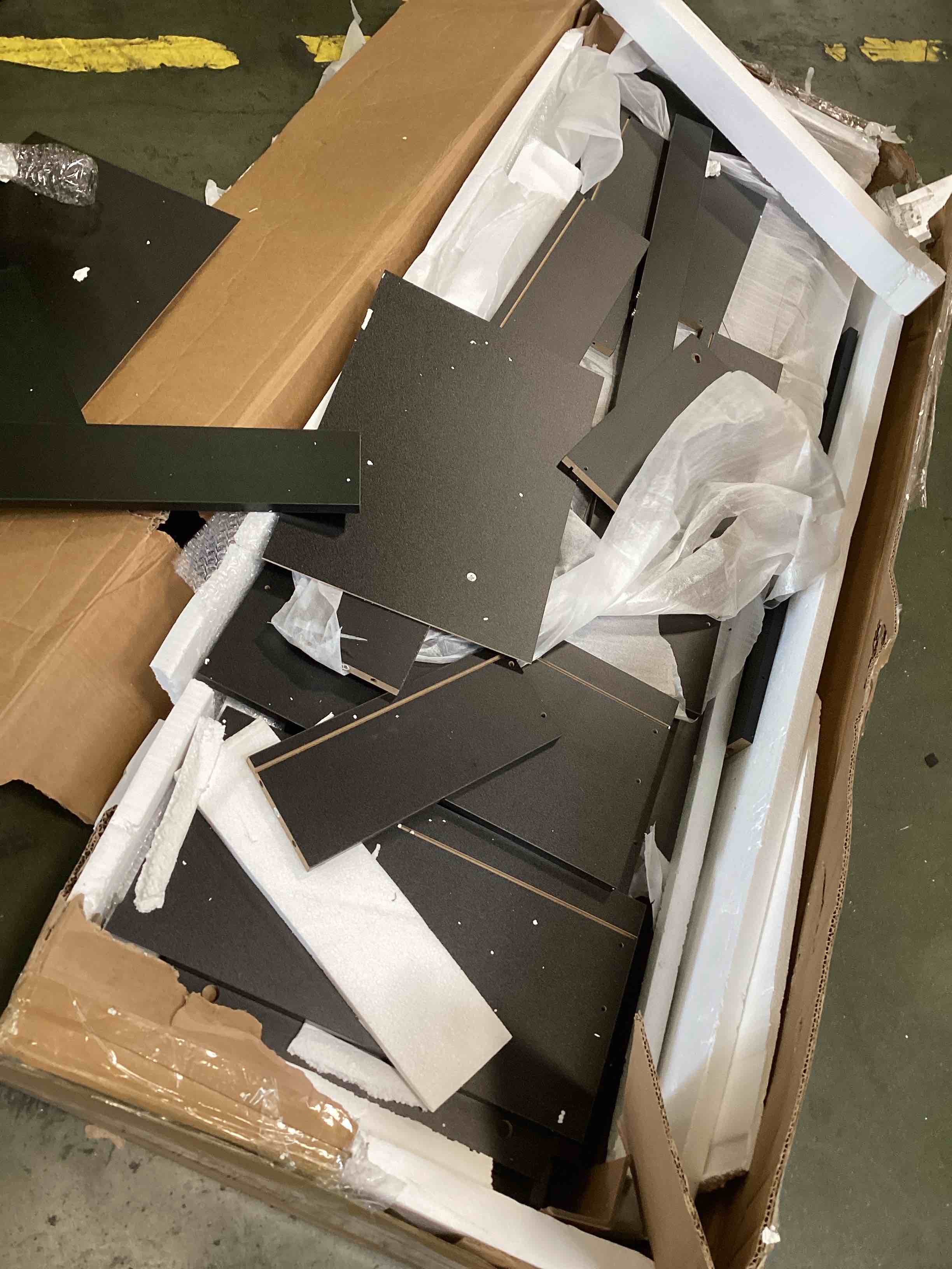 https://s3.amazonaws.com/lotting-images-prod/bidfta/GRA3655278_1750186514250.jpeg