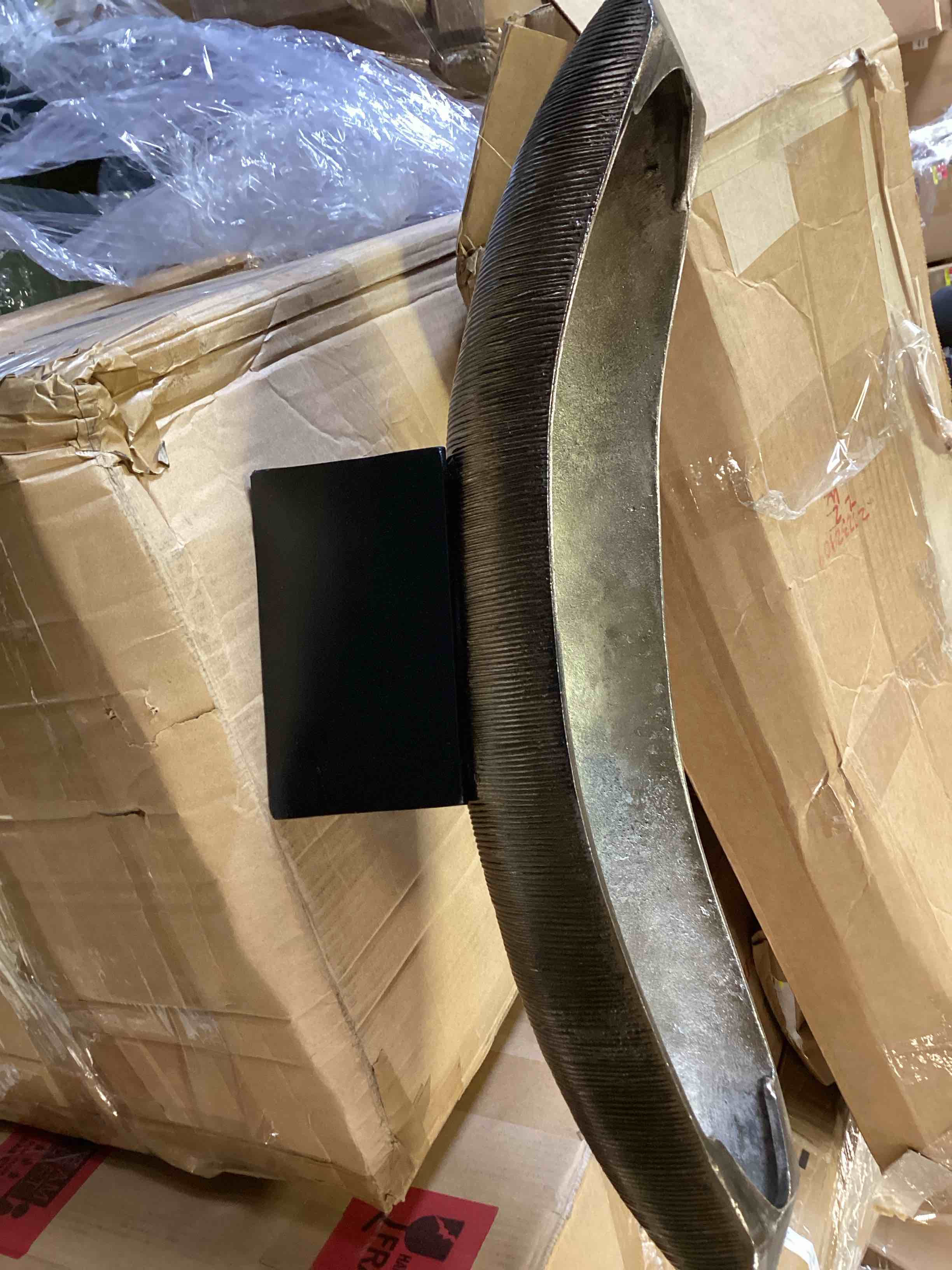 https://s3.amazonaws.com/lotting-images-prod/bidfta/GRA3655322_1750261240739.jpeg