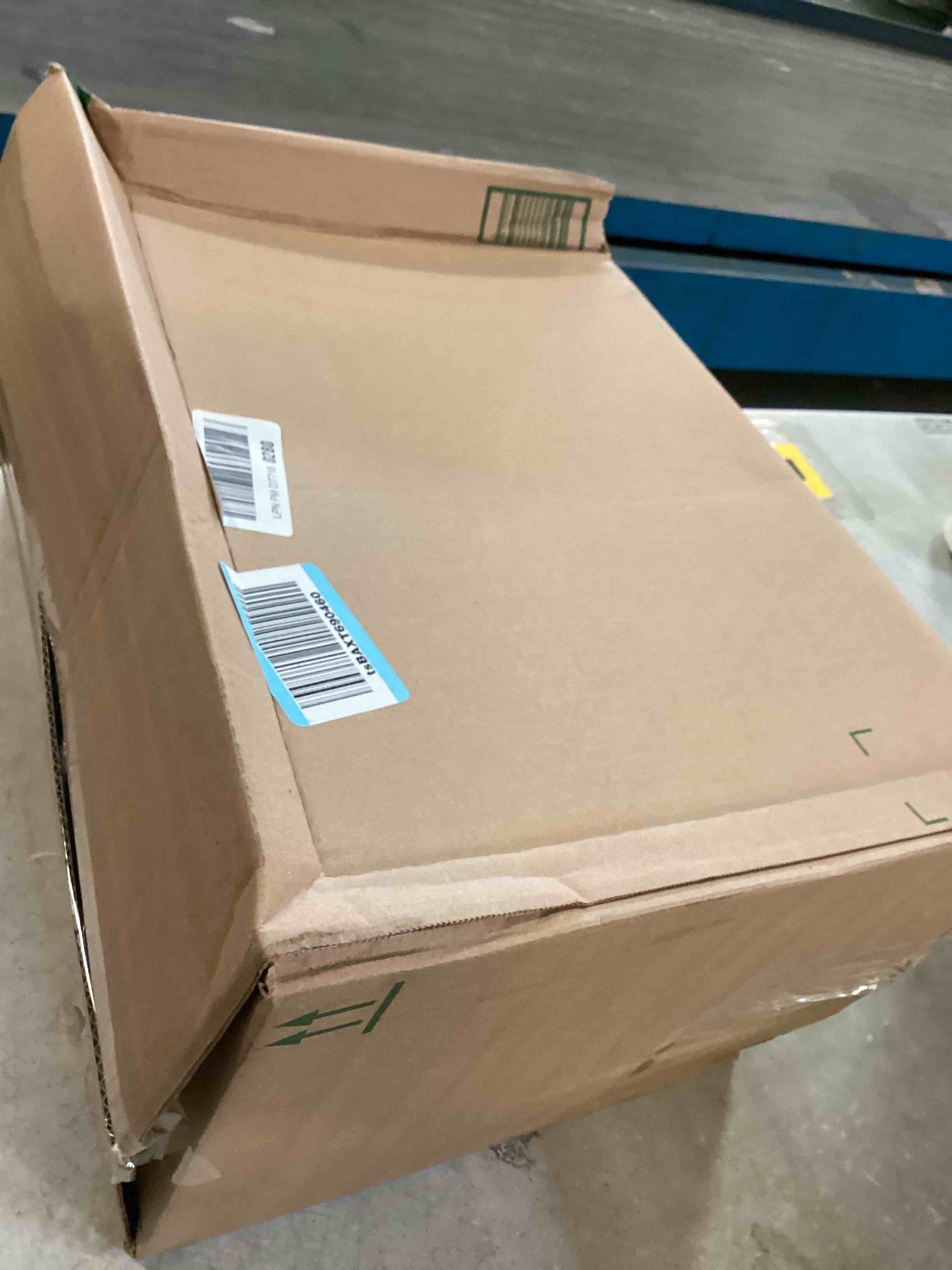 https://s3.amazonaws.com/lotting-images-prod/bidfta/GRA3655463_1750363627628.jpeg