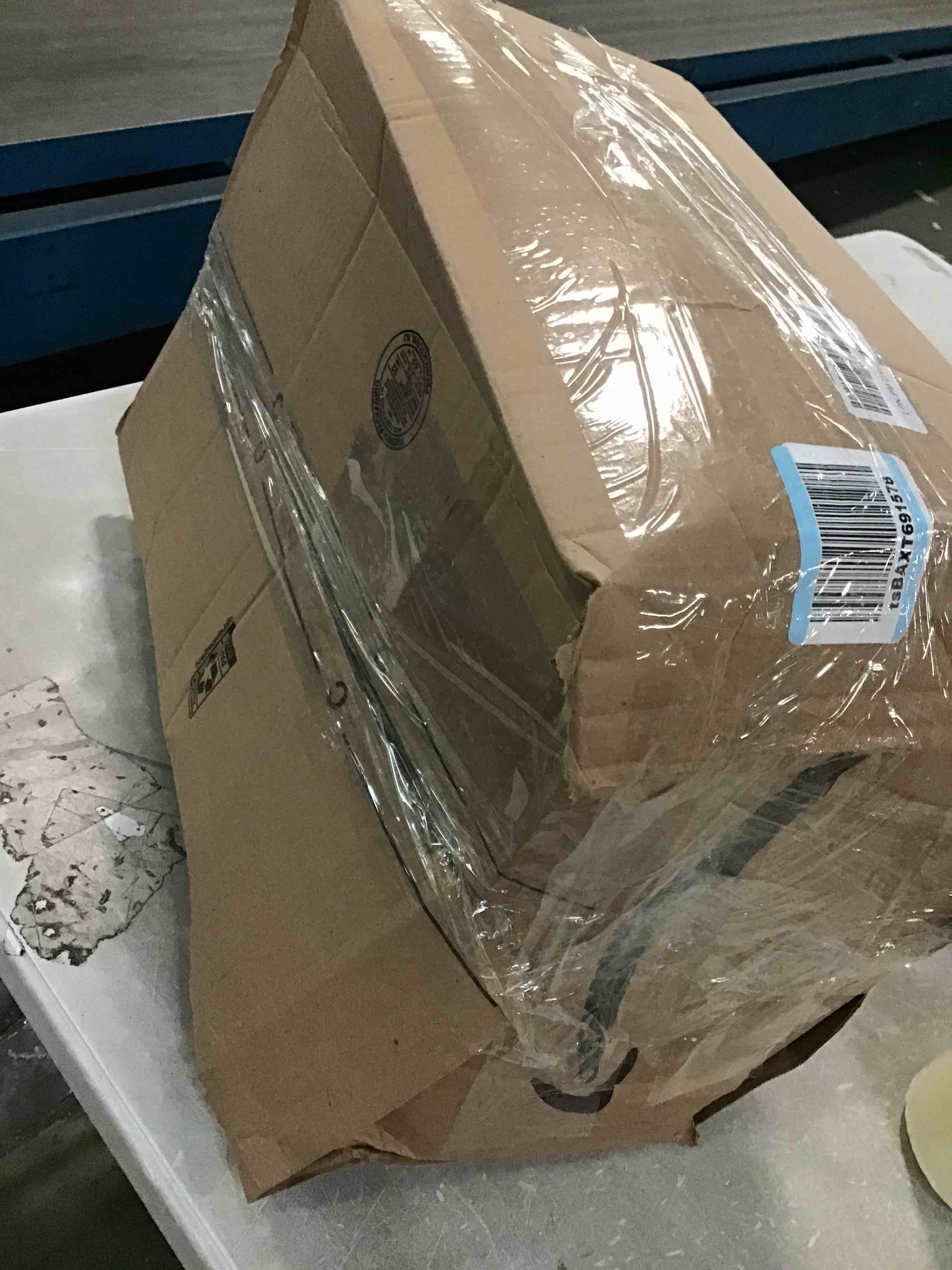 https://s3.amazonaws.com/lotting-images-prod/bidfta/GRA3655651_1750506293026.jpeg