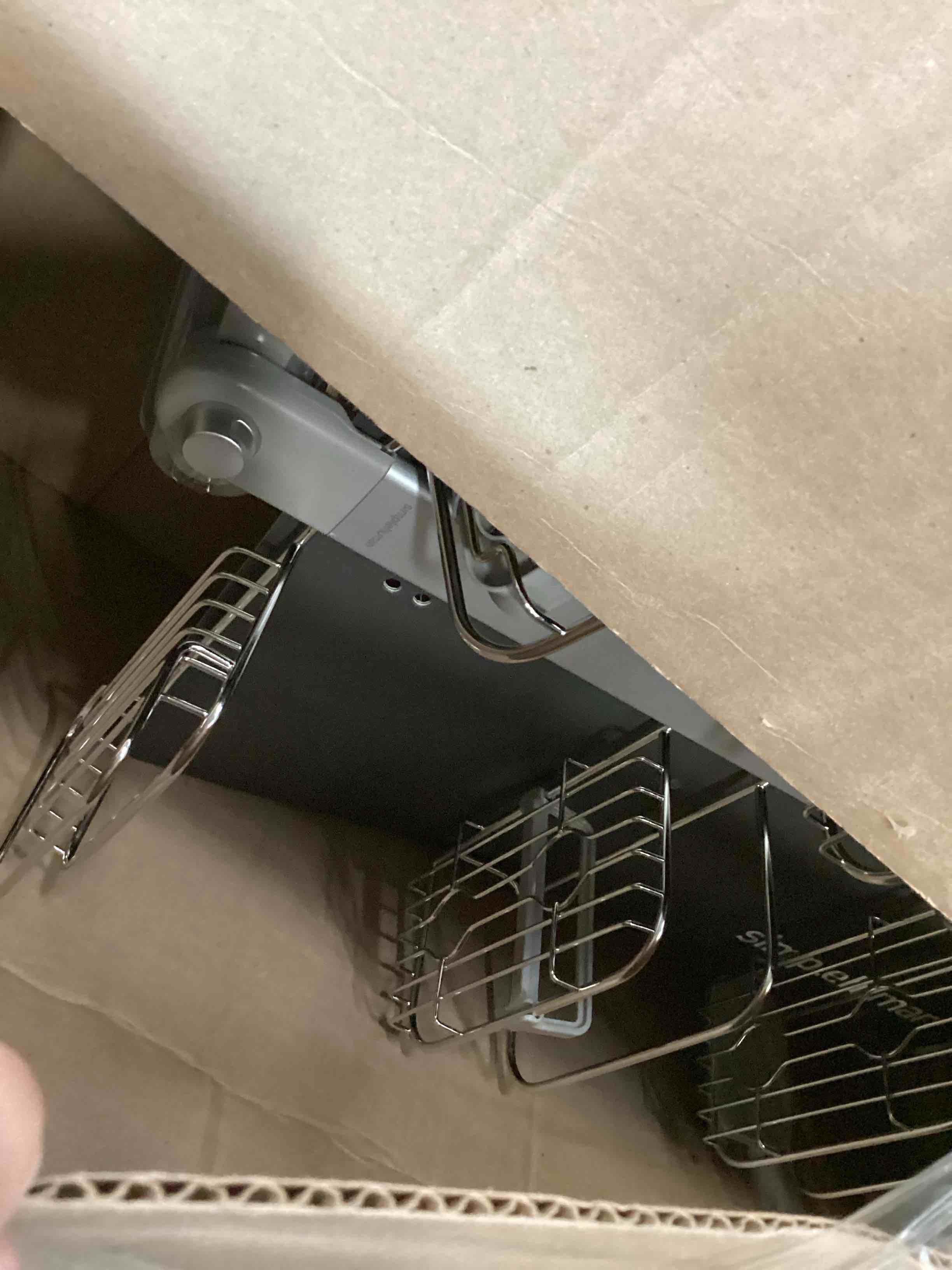 https://s3.amazonaws.com/lotting-images-prod/bidfta/GRA3656500_1750945621244.jpeg